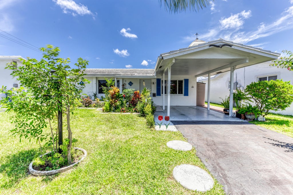 Photo of 100 NW 32nd Court, Pompano Beach, FL 33064 (MLS # B26079517)