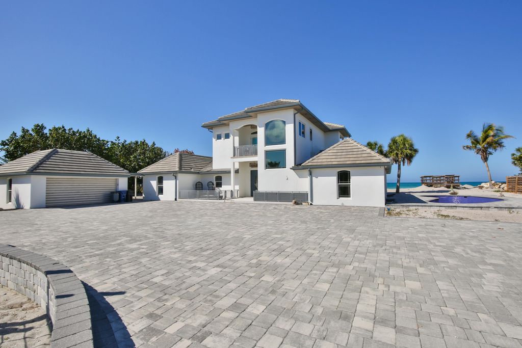 Photo of 7816 Sanderling Road, Sarasota, FL 34242 (MLS # B26024170)