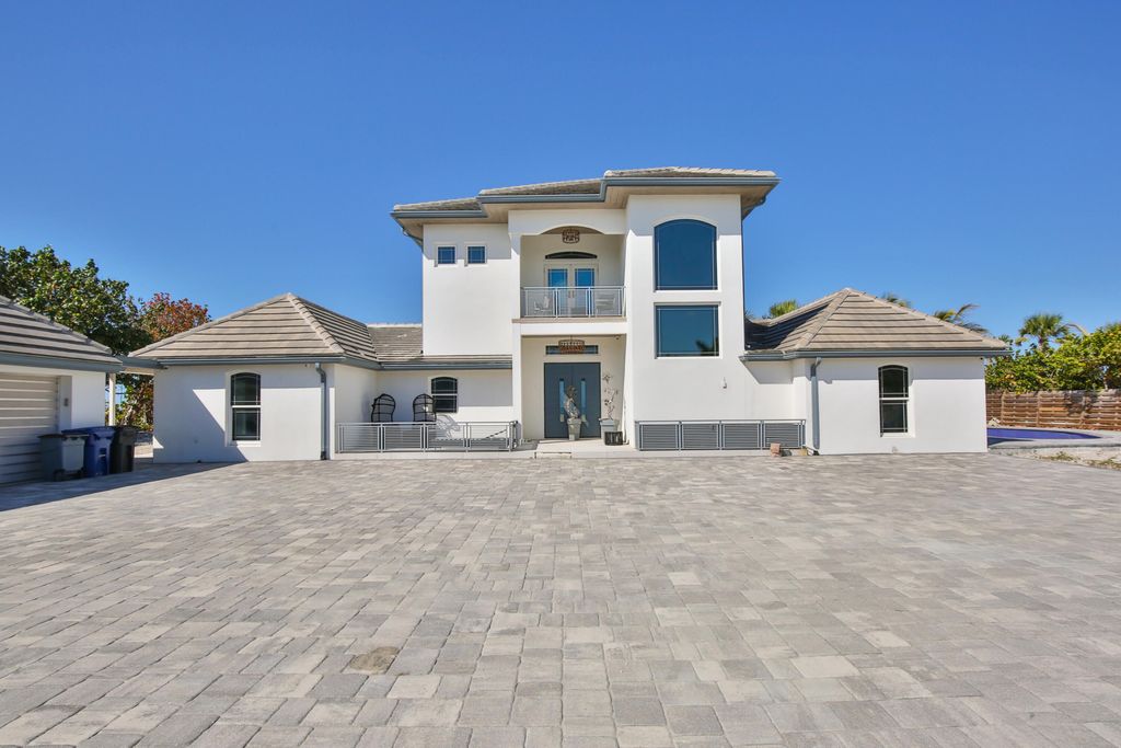 Photo of 7816 Sanderling Road, Sarasota, FL 34242 (MLS # B26024170)