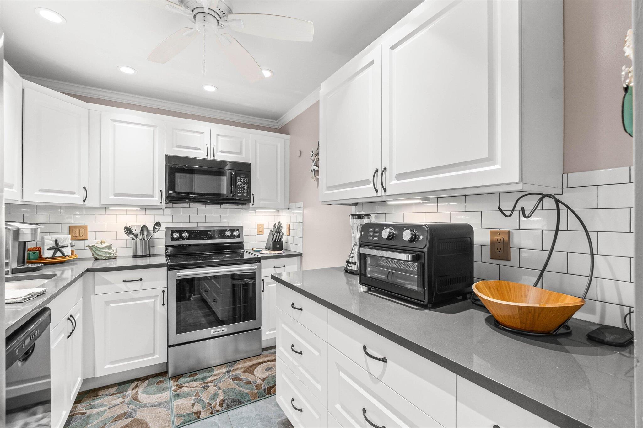 LIMETREE CONDO - Residential