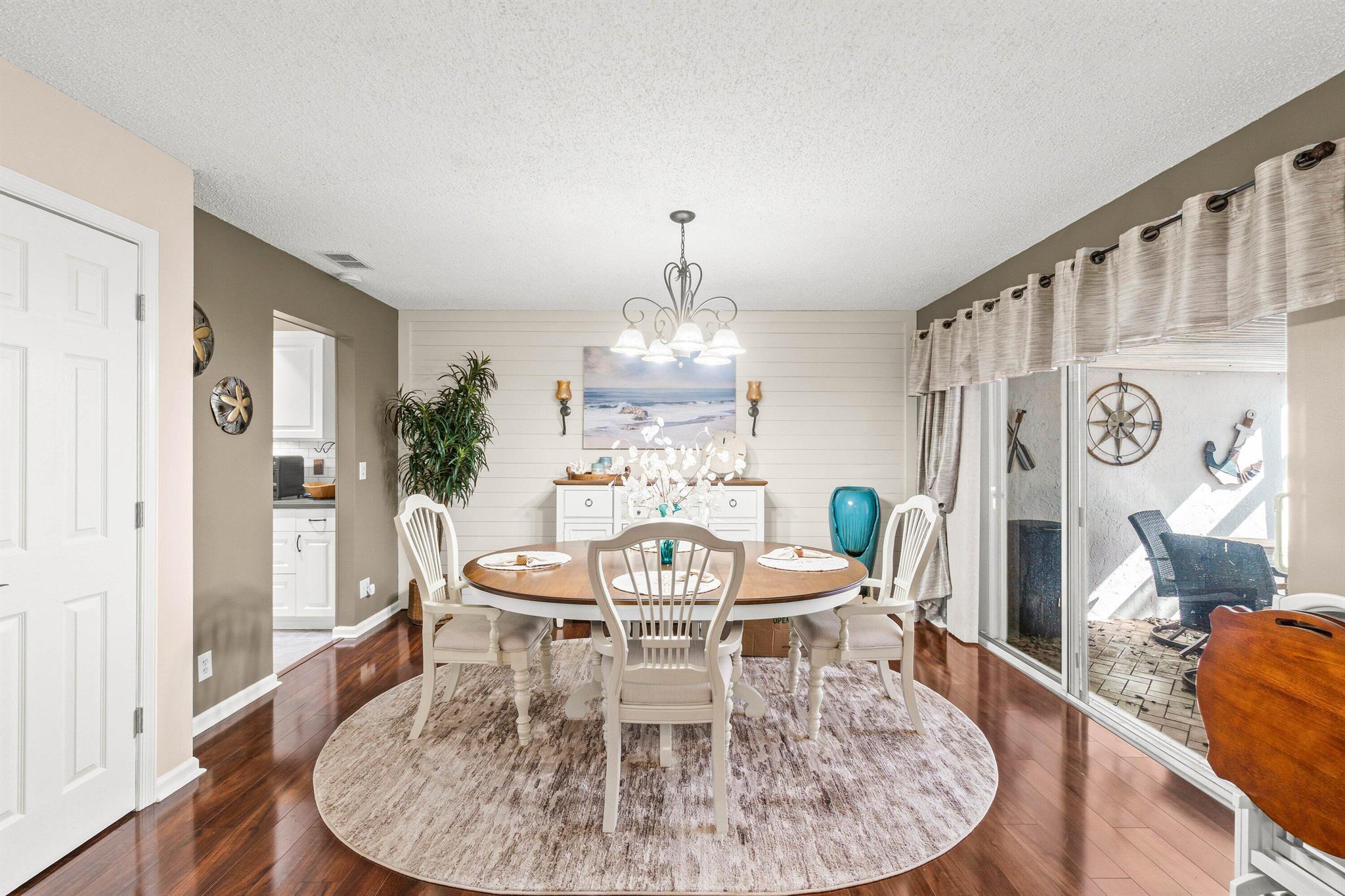 LIMETREE CONDO - Residential