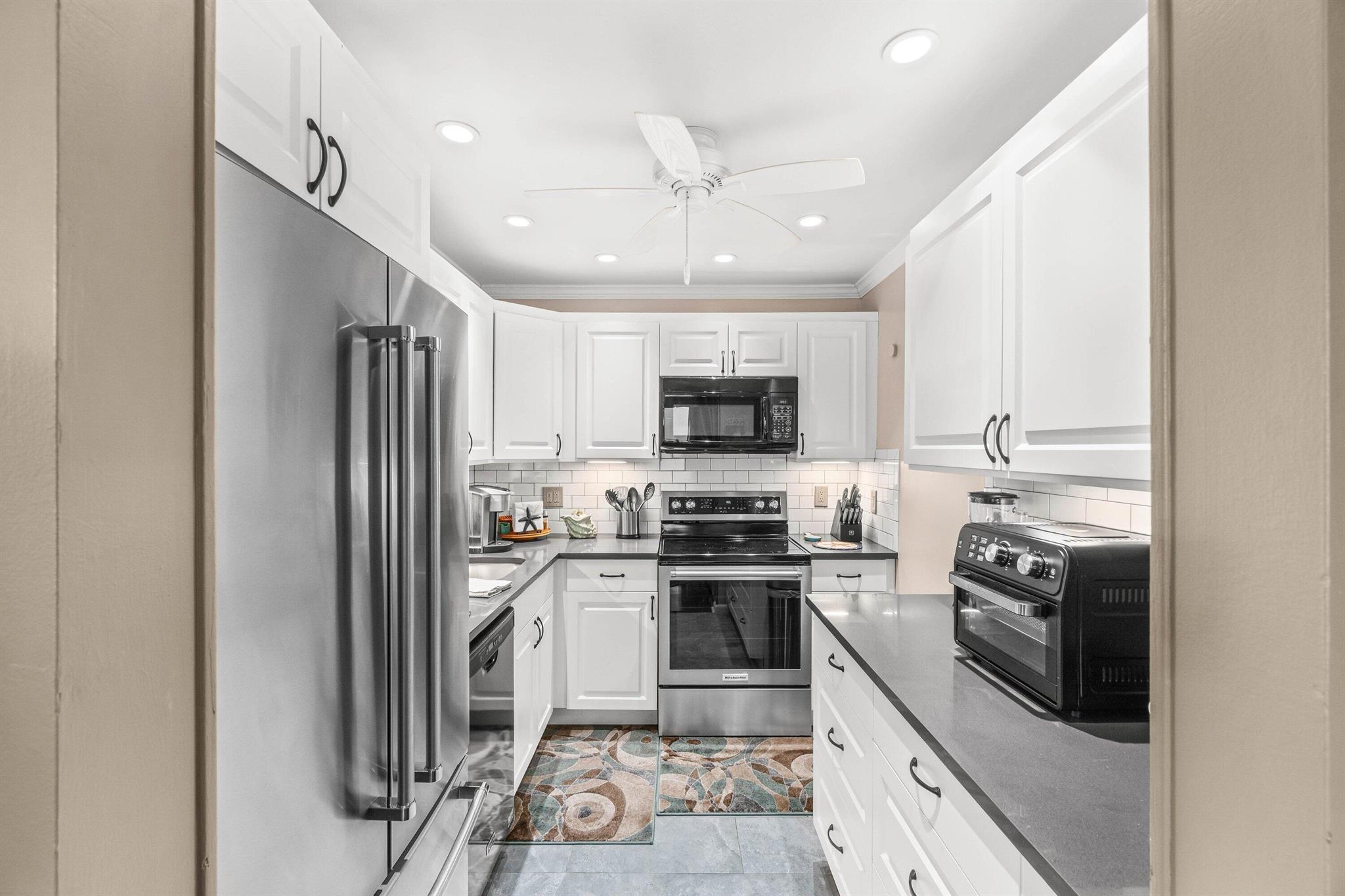 LIMETREE CONDO - Residential