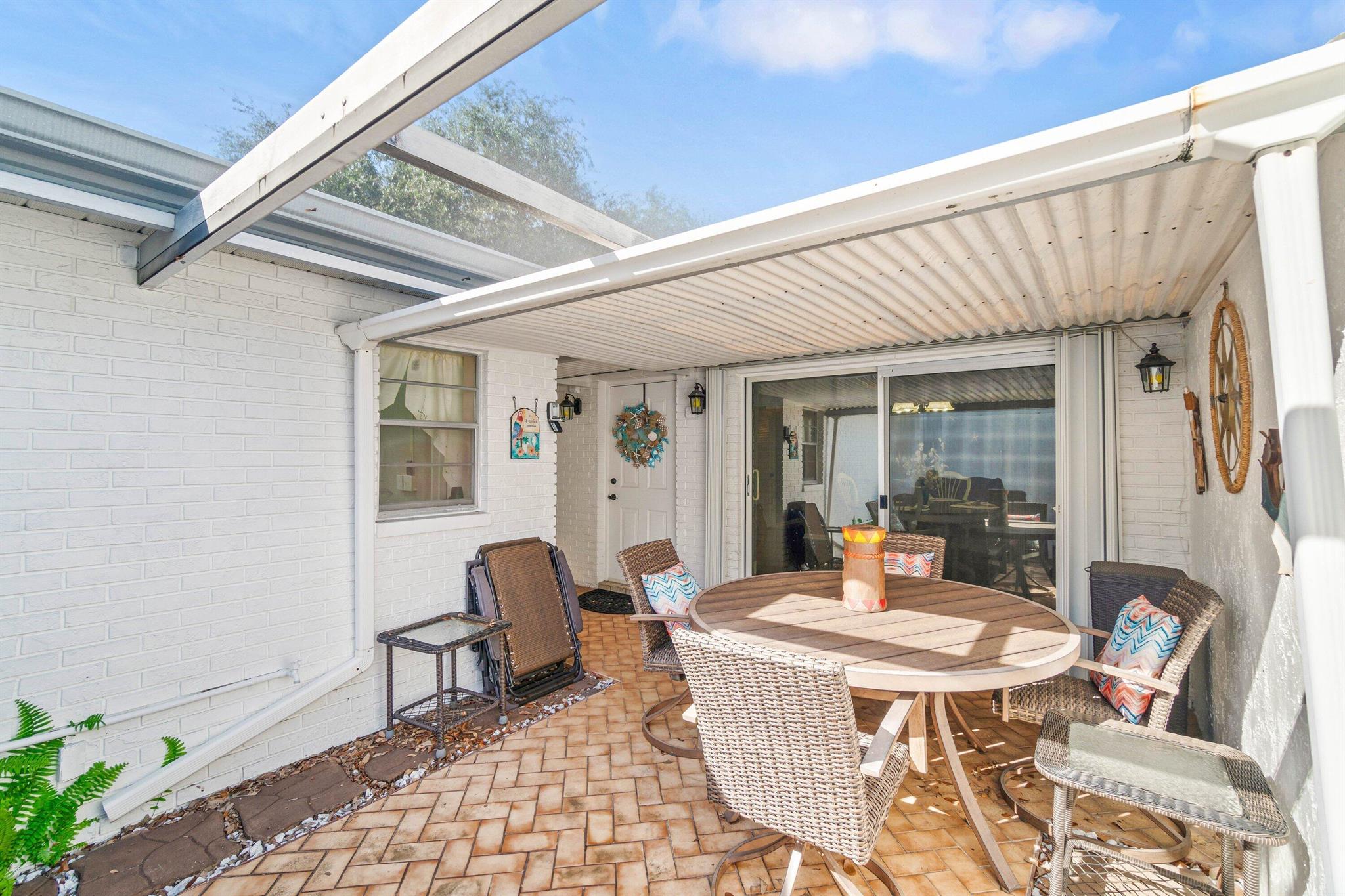 LIMETREE CONDO - Residential