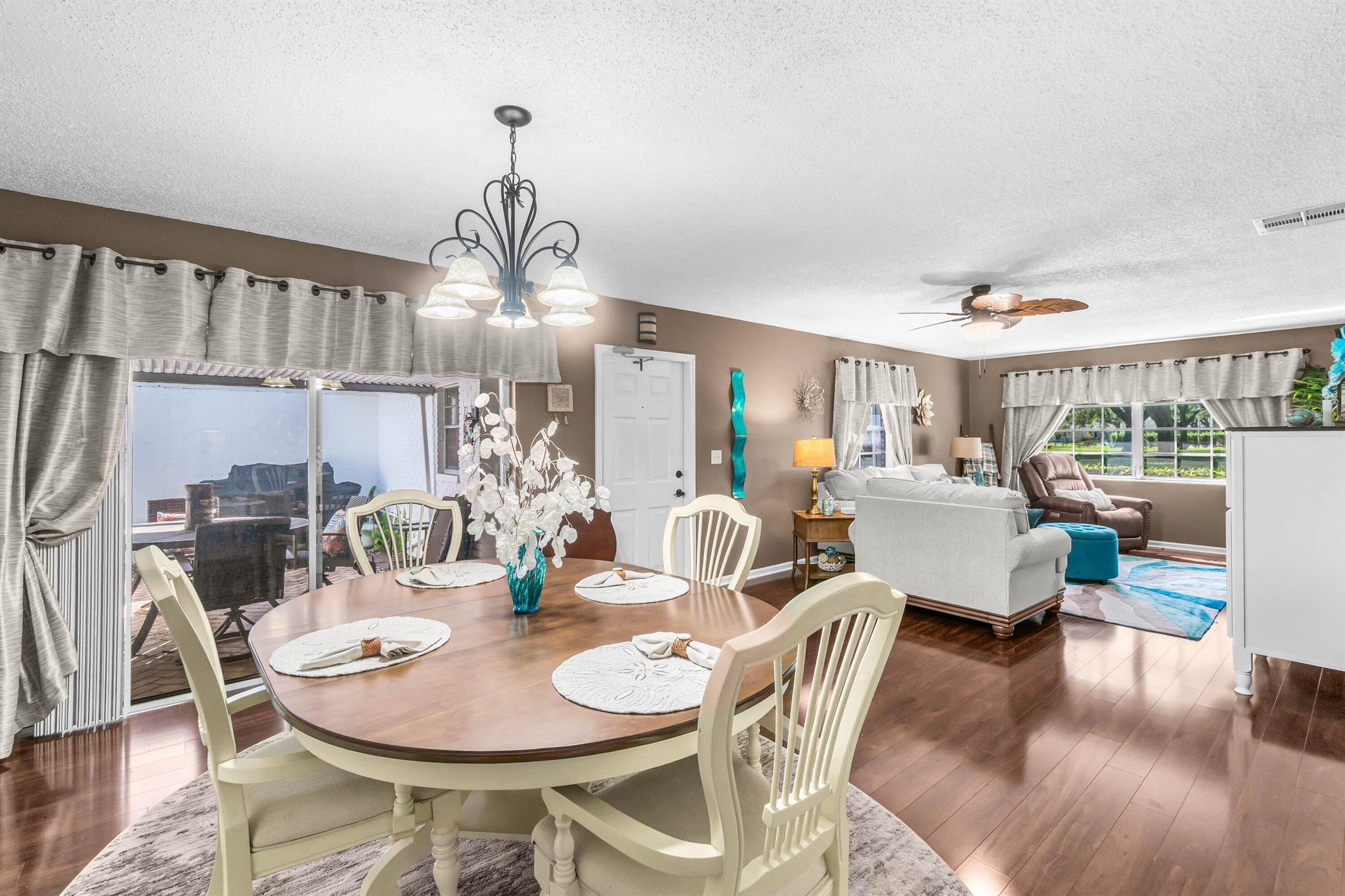 LIMETREE CONDO - Residential