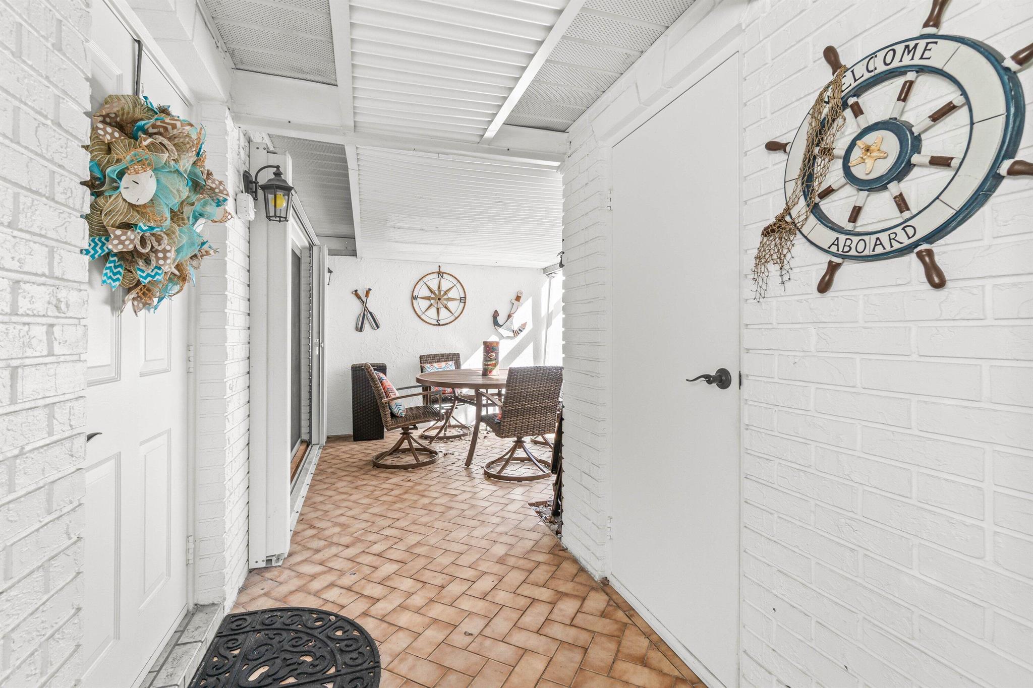 LIMETREE CONDO - Residential