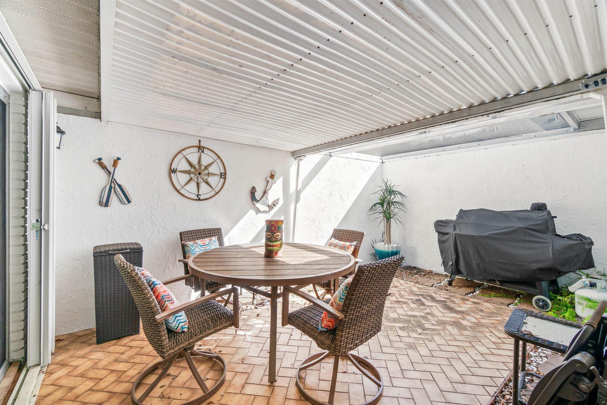 LIMETREE CONDO - Residential