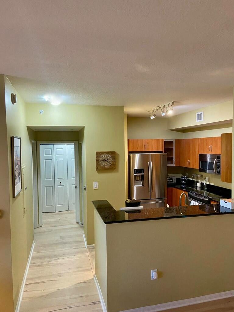 MOORINGS AT LANTANA CONDO - Residential Lease