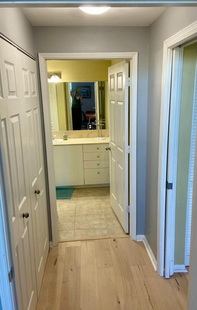 MOORINGS AT LANTANA CONDO - Residential Lease