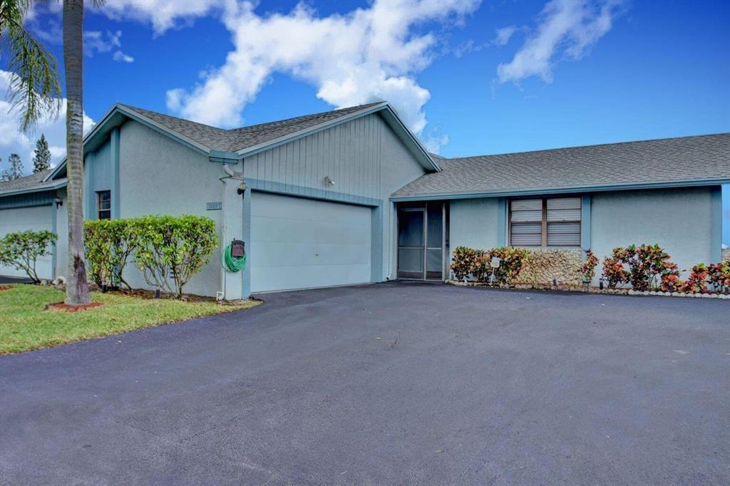 Beautifully updated Villa in the very desirable River Oaks Community. 3 Bedrooms, 2 bathrooms and 2-car garage. Tile floors through out living area. Large screened in sun patio with access from living room and master bedroom. Low HOA fees. Great school district. Make an offer today!