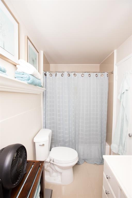 Lauderdale Isles 2 33-20 - Residential