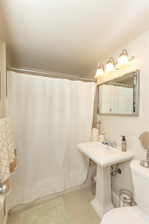 Lauderdale Isles 2 33-20 - Residential