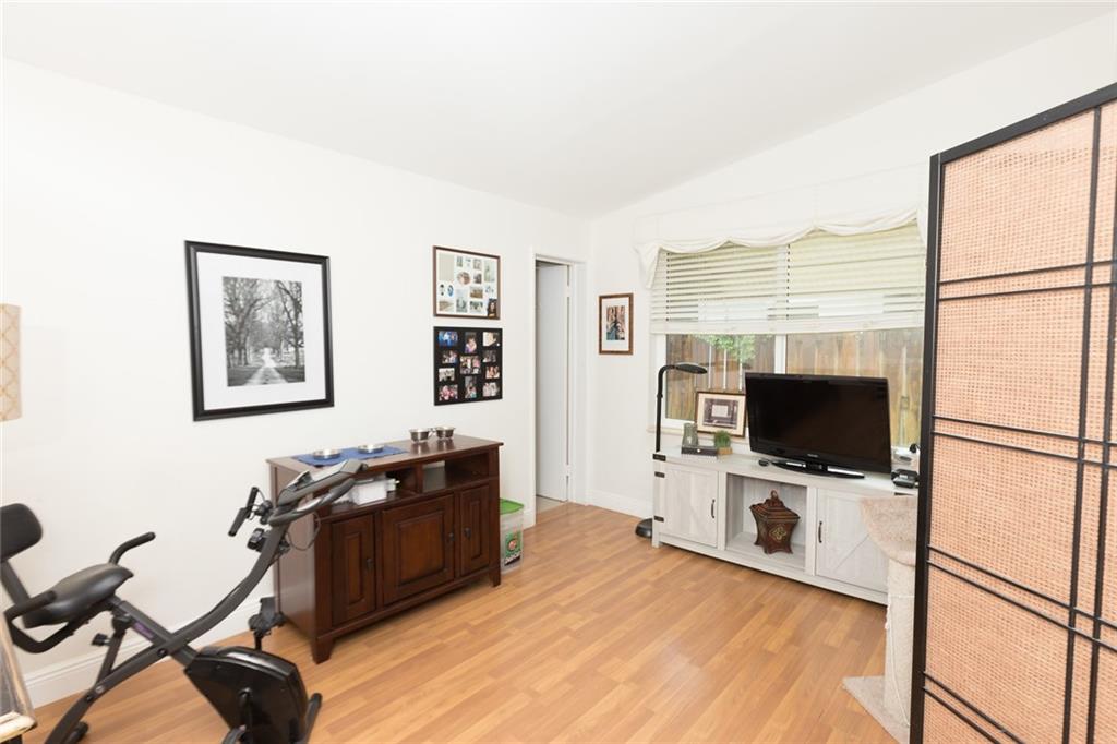 Lauderdale Isles 2 33-20 - Residential