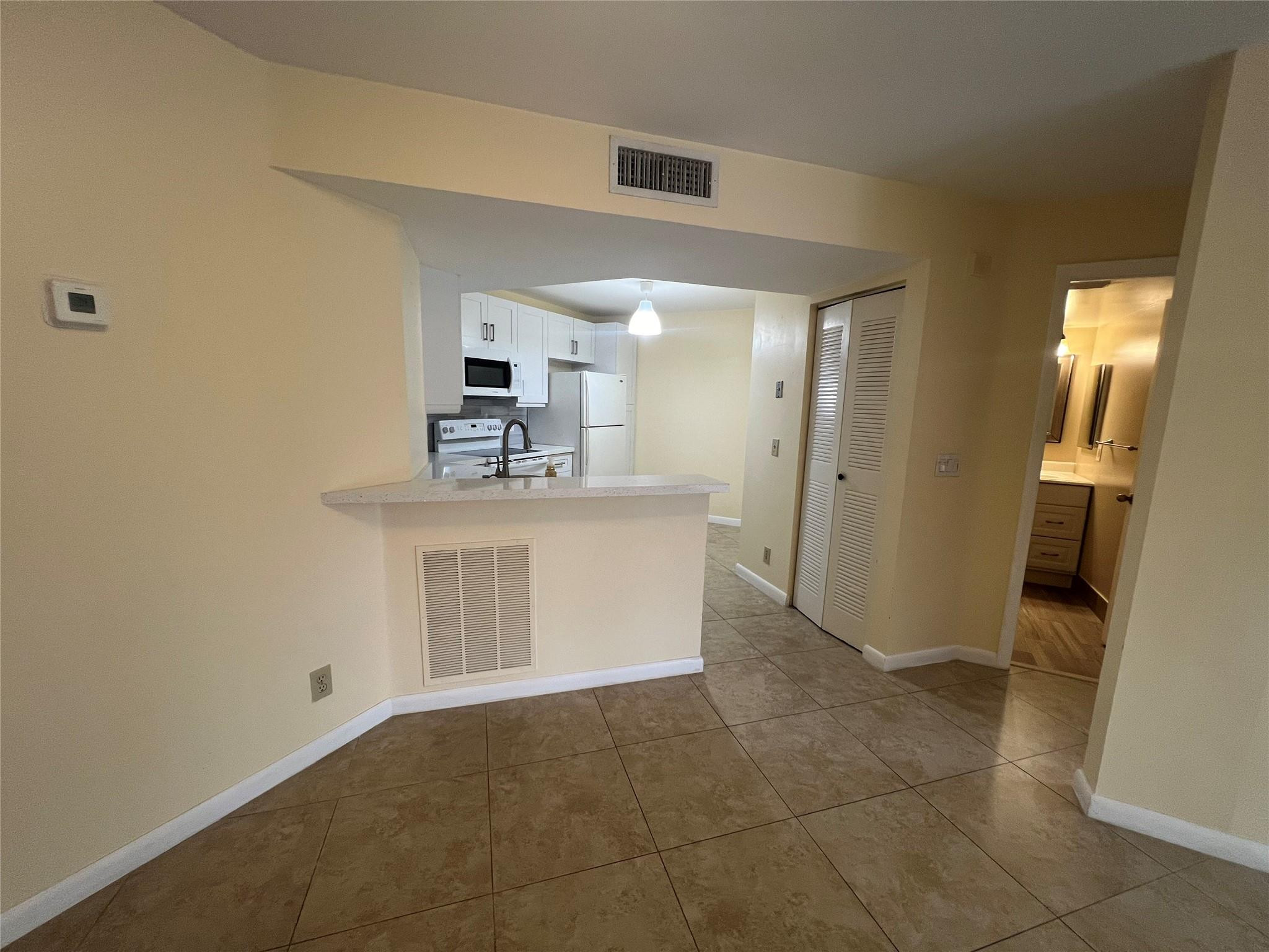 EDGEWATER CONDO - Residential Lease