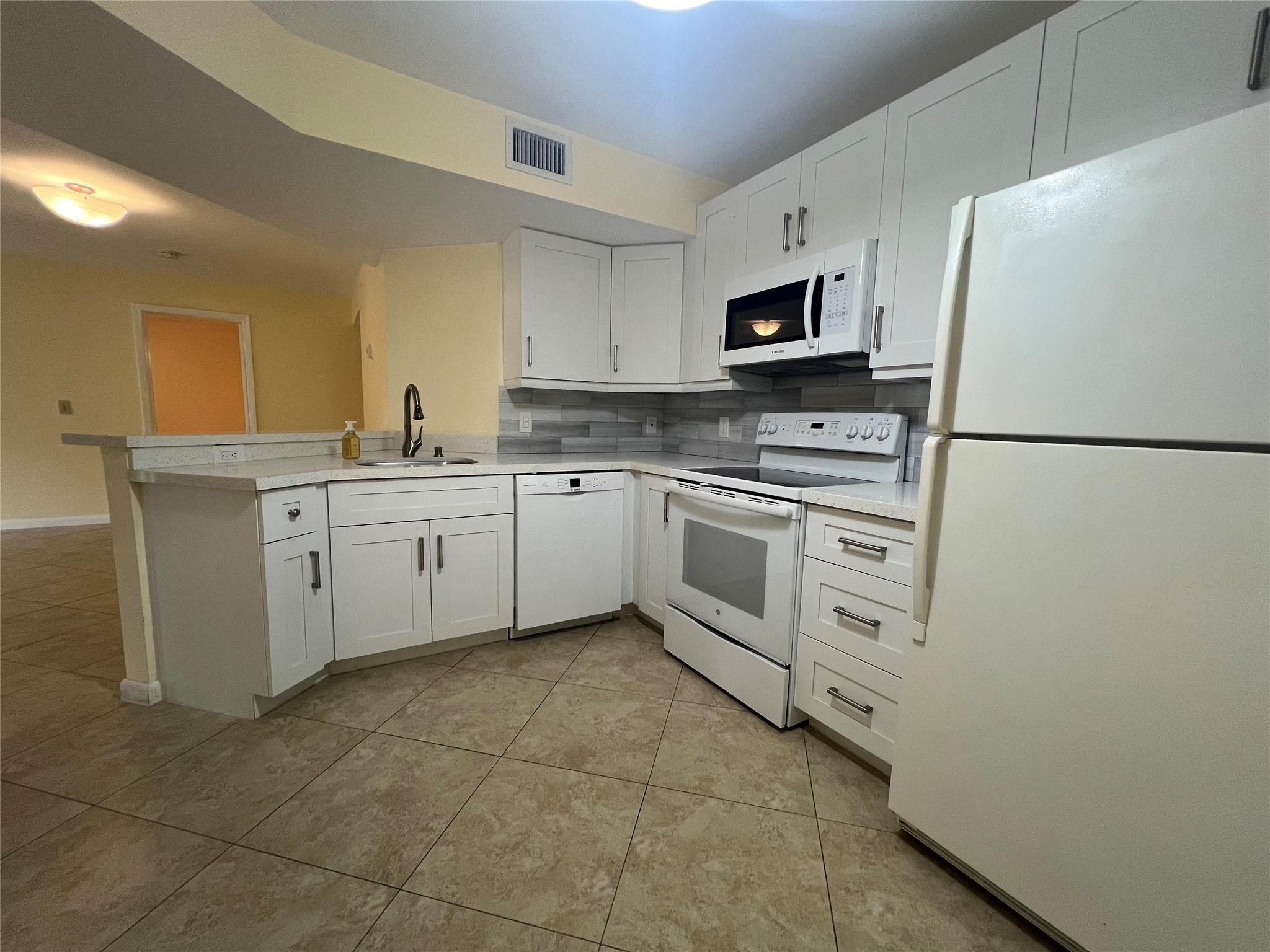 EDGEWATER CONDO - Residential Lease