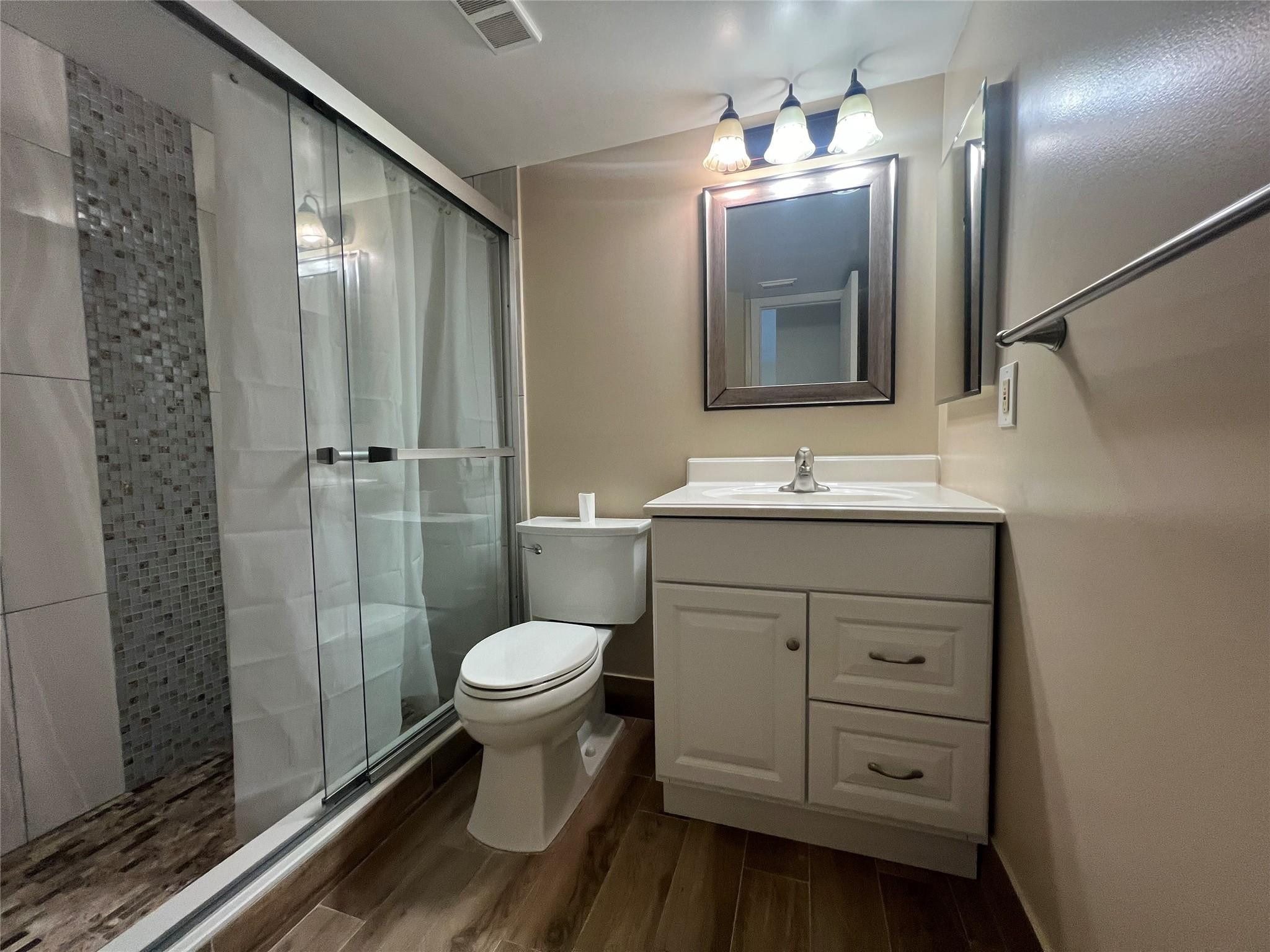 EDGEWATER CONDO - Residential Lease