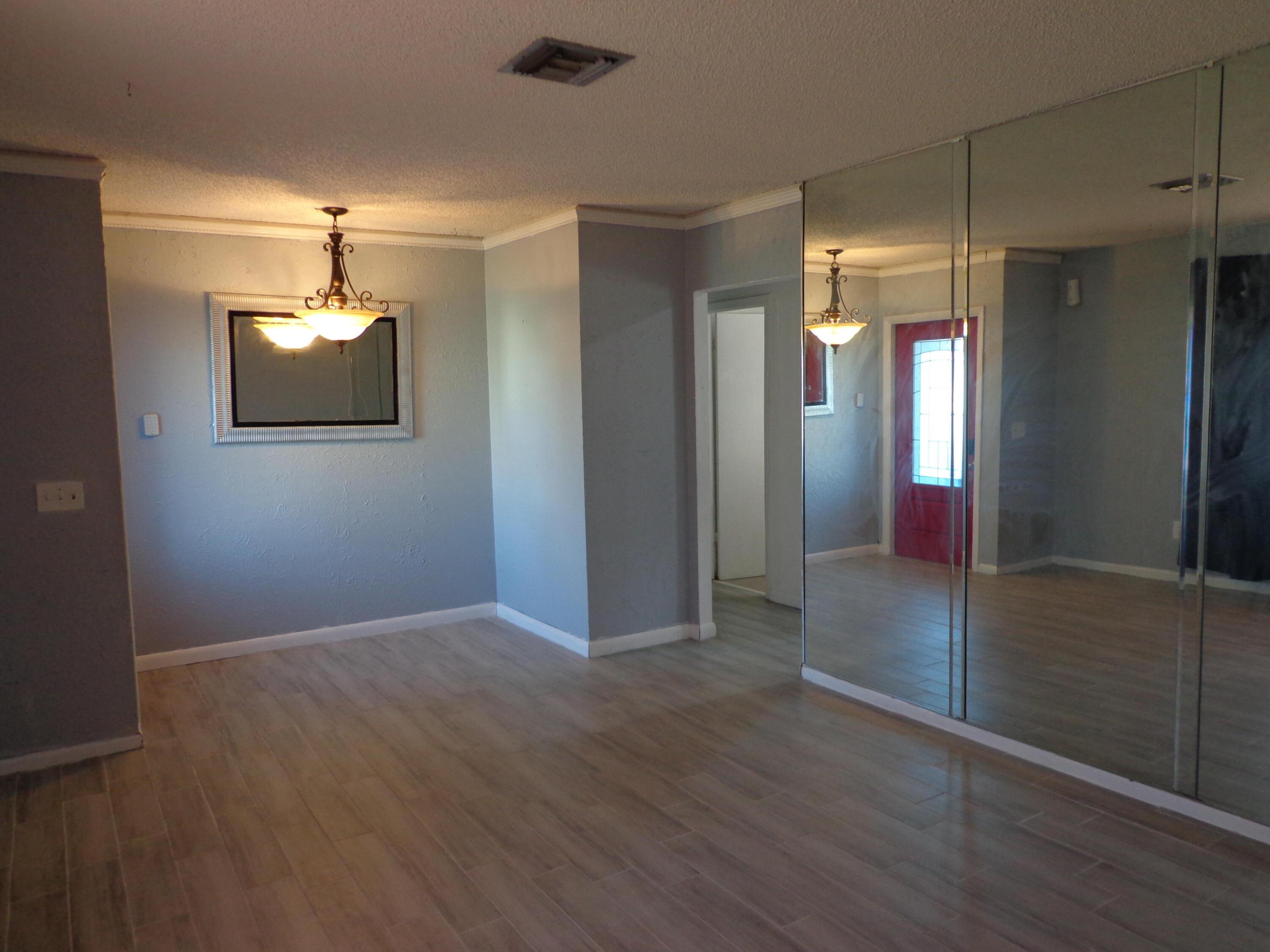 LA MANCHA - Residential Lease