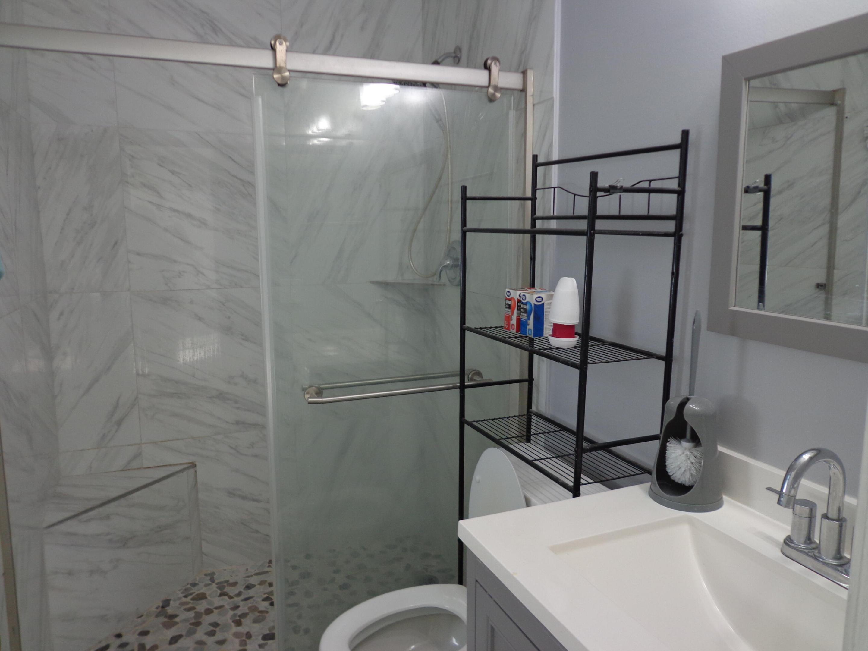 LA MANCHA - Residential Lease
