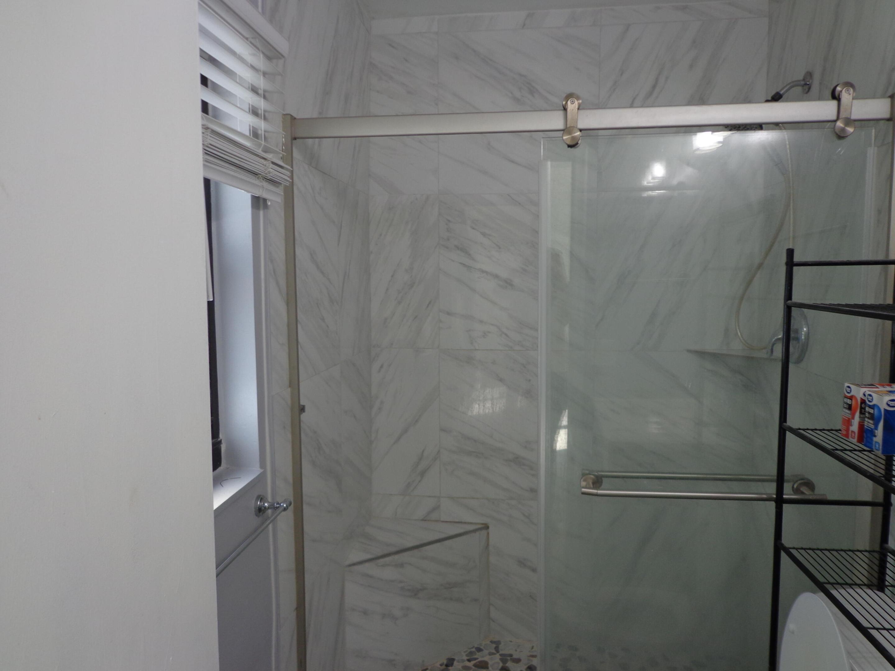 LA MANCHA - Residential Lease