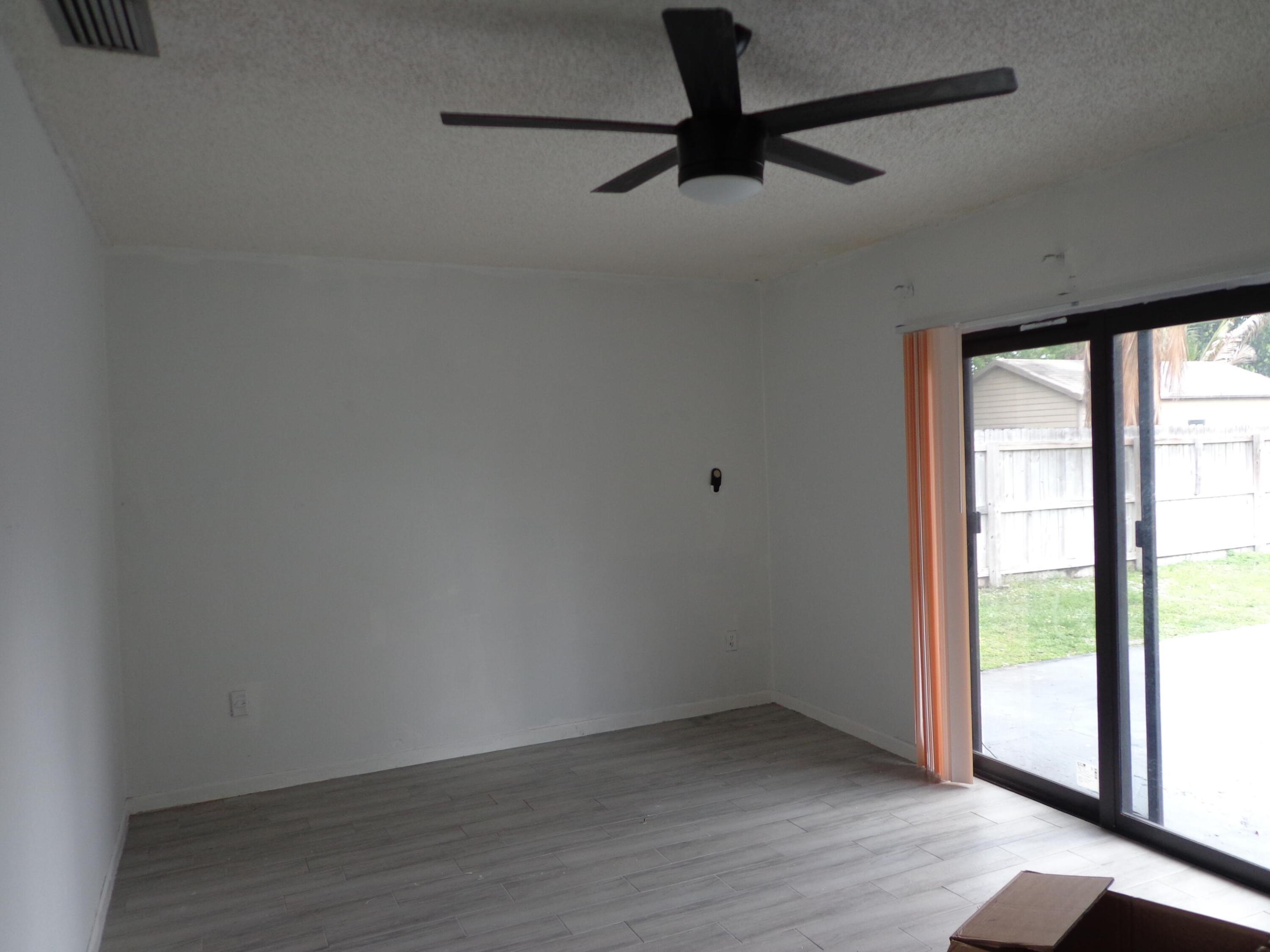 LA MANCHA - Residential Lease
