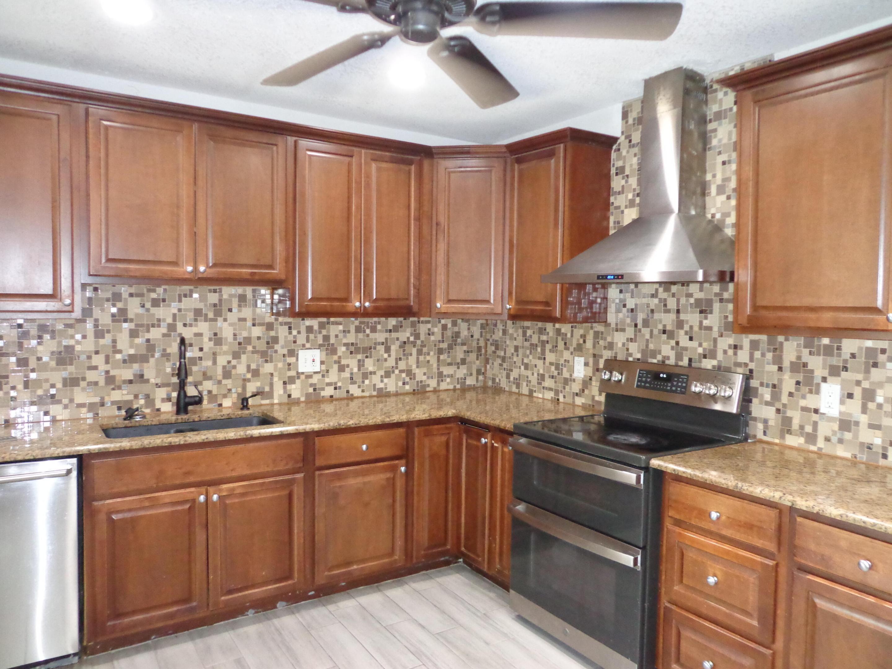 LA MANCHA - Residential Lease
