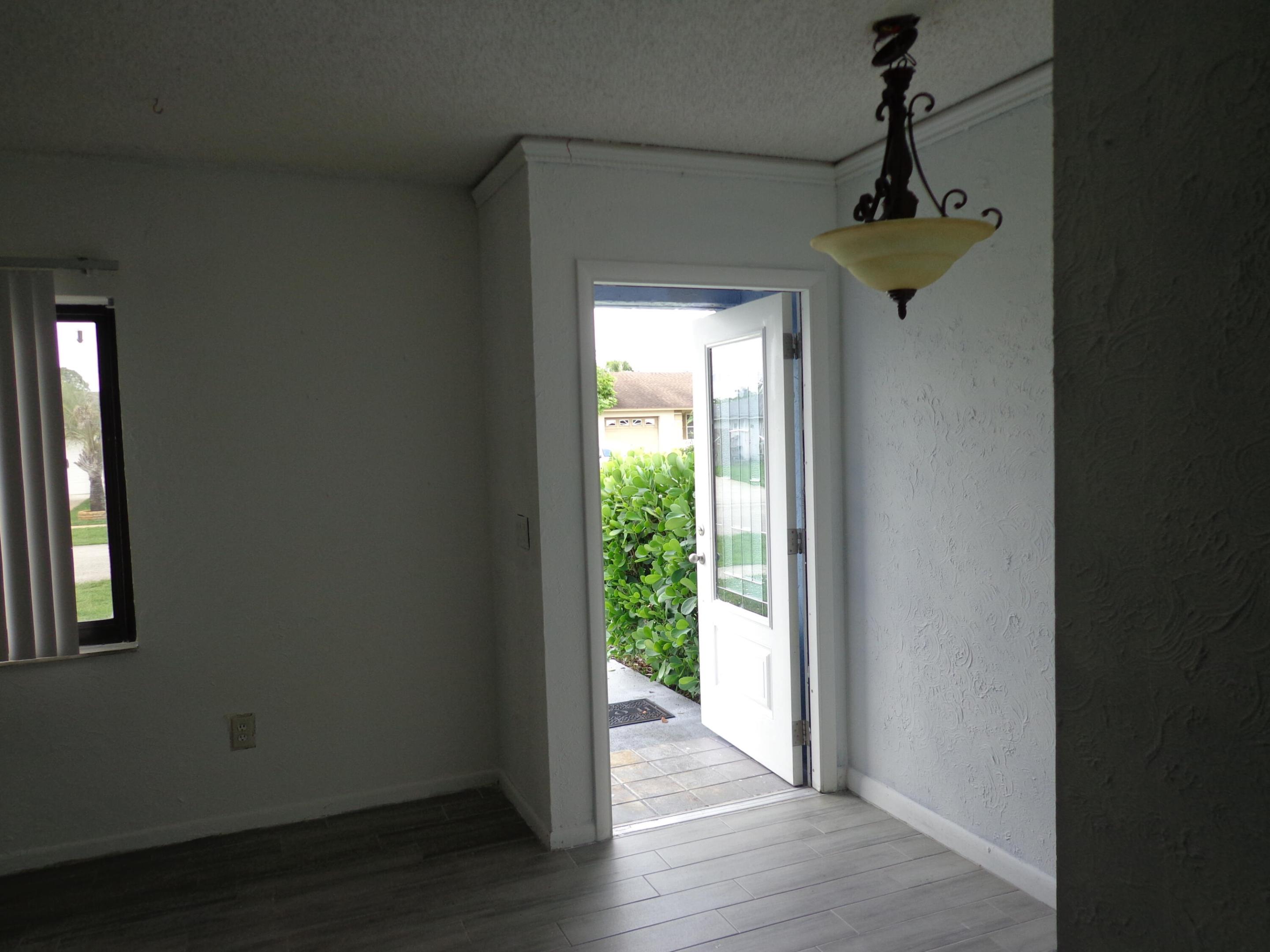 LA MANCHA - Residential Lease