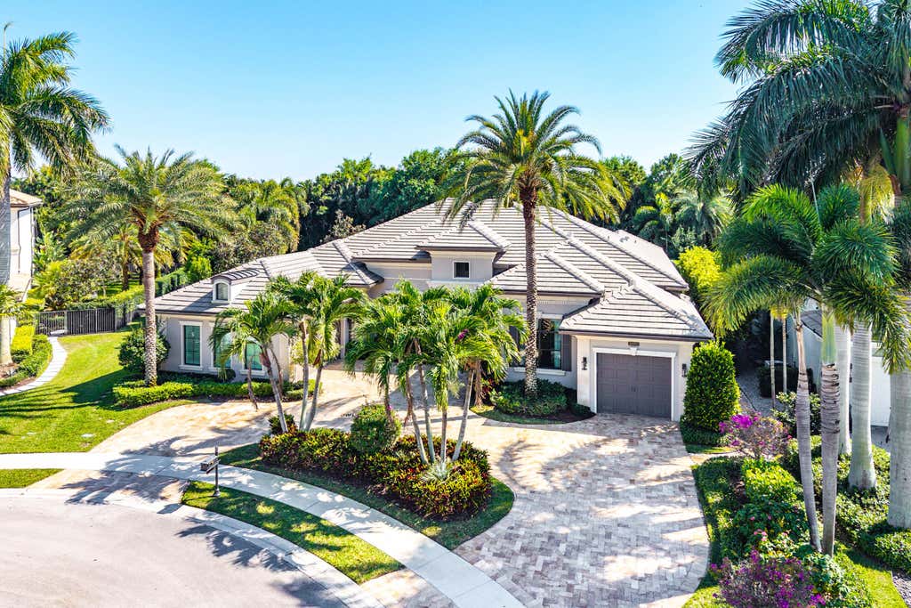 Photo of 16882 Crown Bridge Drive, Delray Beach, FL 33446 (MLS # B26052875)