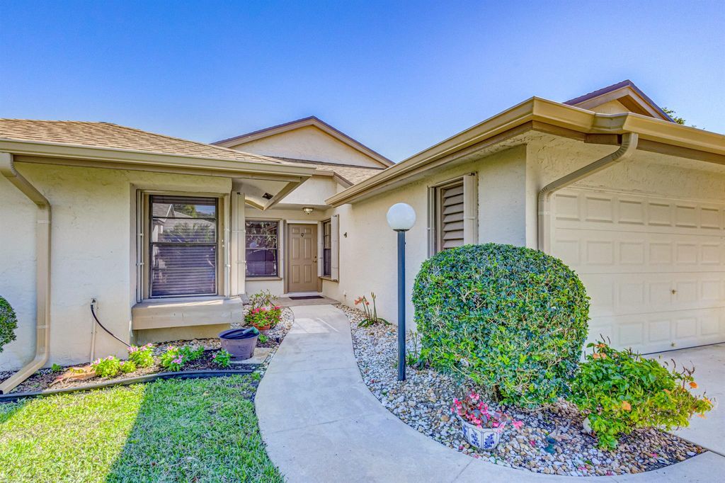 Photo of 13150 Bonnette Drive, Palm Beach Gardens, FL 33418 (MLS # R10960716)