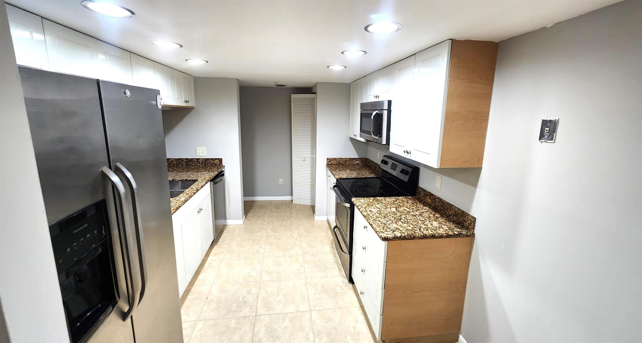 820 Lavers Circle G104