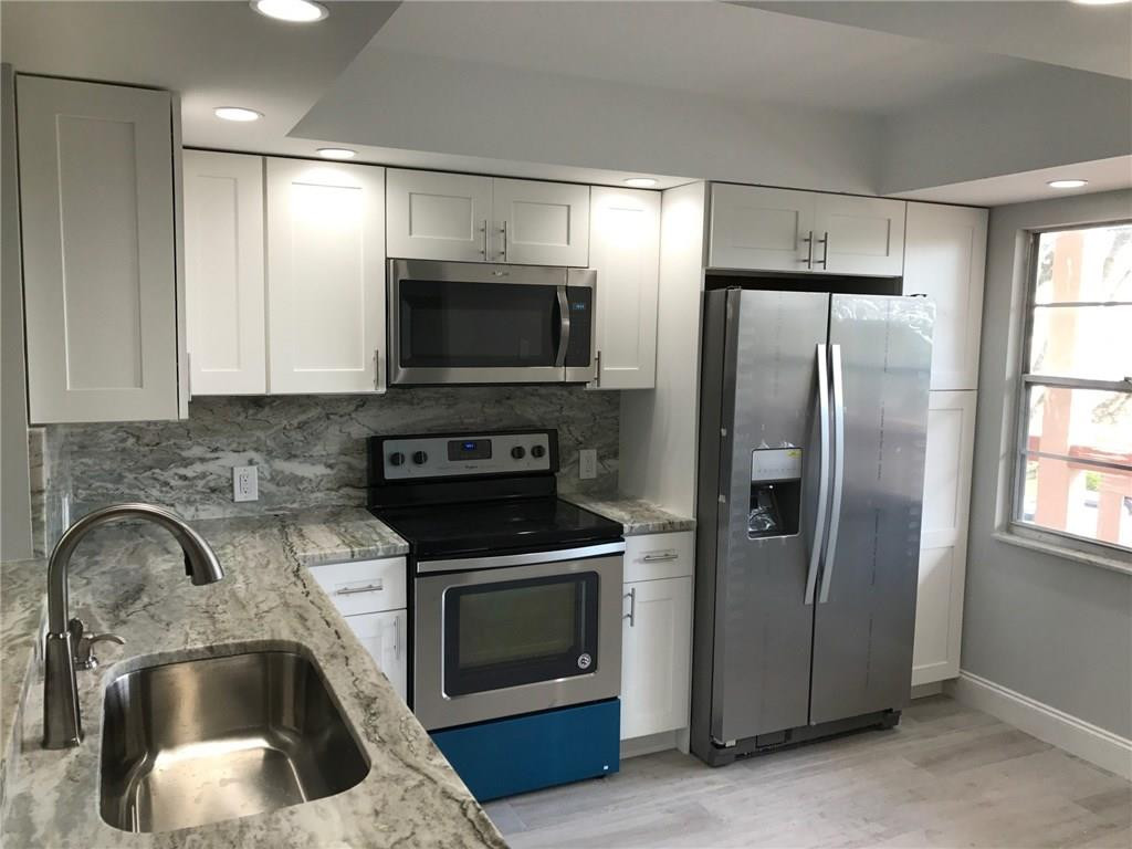 VICTORIA,WYNMOOR - Residential