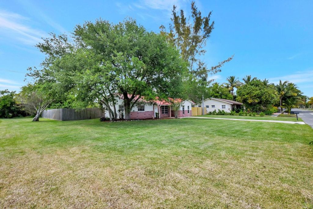 Photo of 1103 NW 7th Court, Boynton Beach, FL 33426 (MLS # R11134724)
