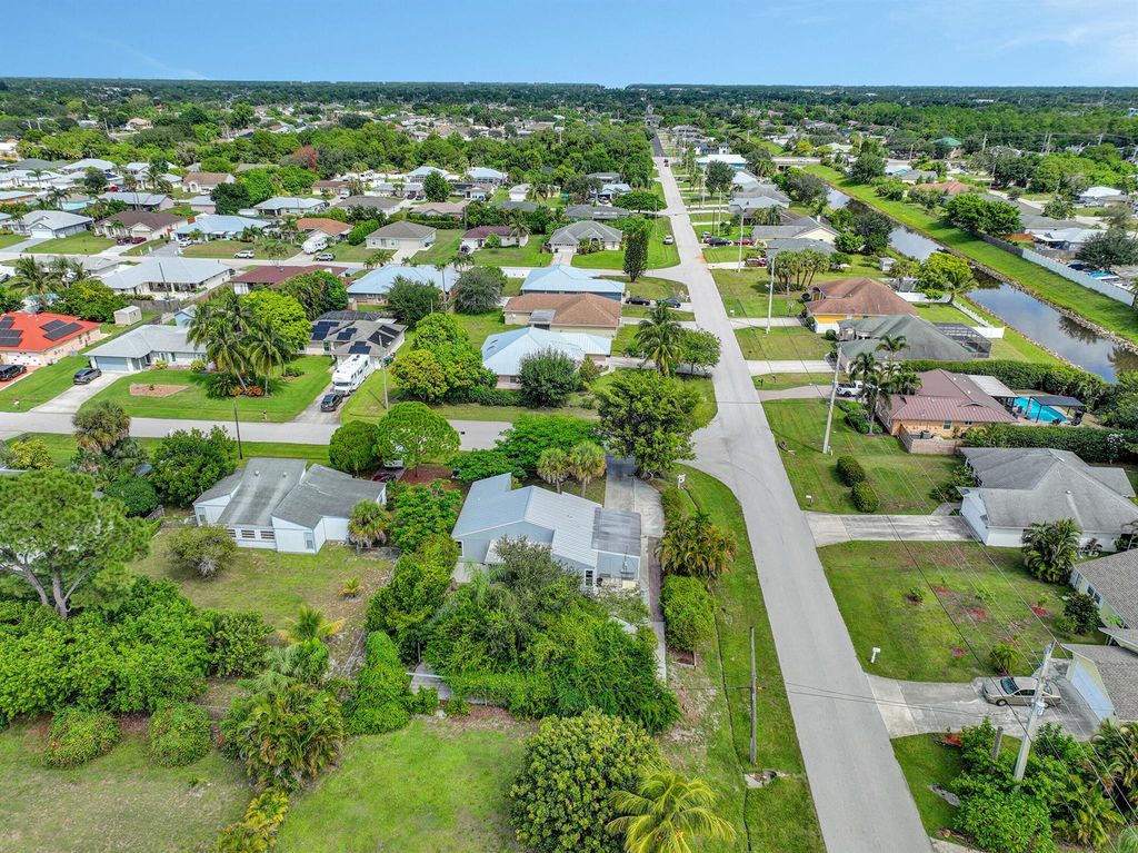 Photo of 502 SW Banks Terrace, Port Saint Lucie, FL 34953 (MLS # R11121437)