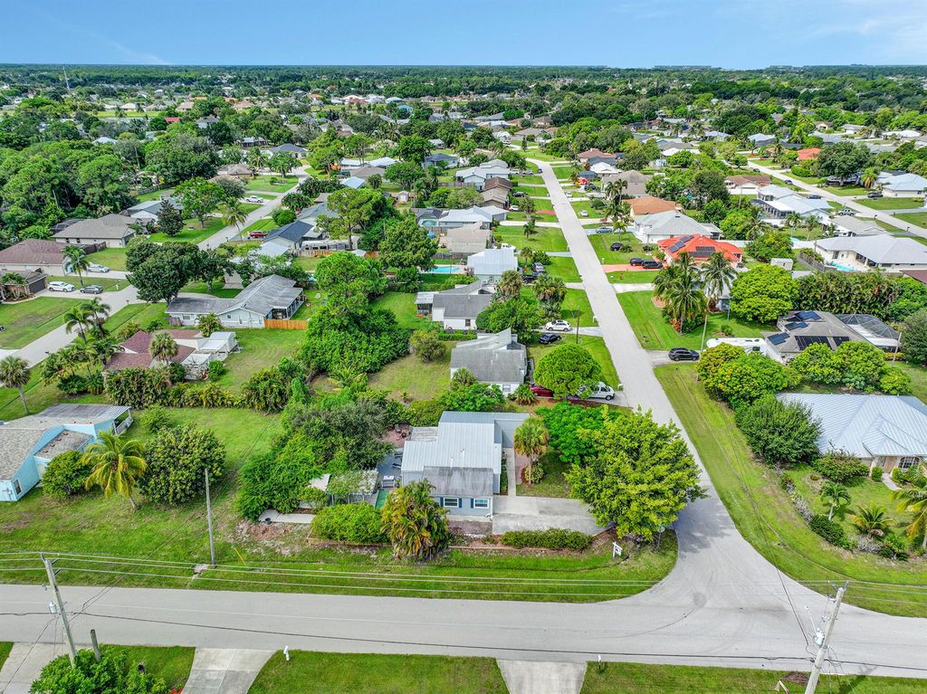 Photo of 502 SW Banks Terrace, Port Saint Lucie, FL 34953 (MLS # R11121437)