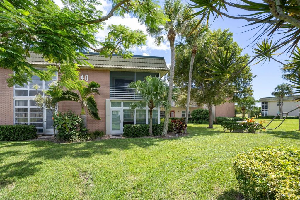 Photo of 40 Vista Gardens Trail #201, Vero Beach, FL 32962 (MLS # F10540894)