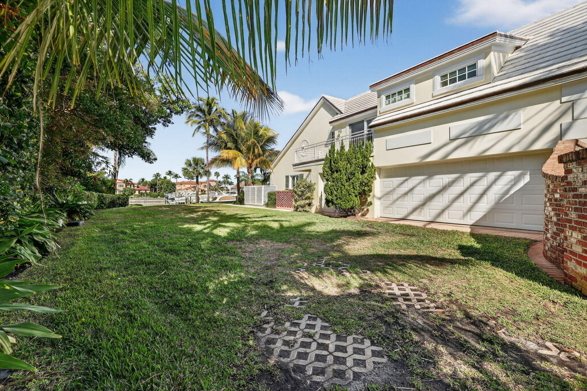 SAILFISH POINT - Residential