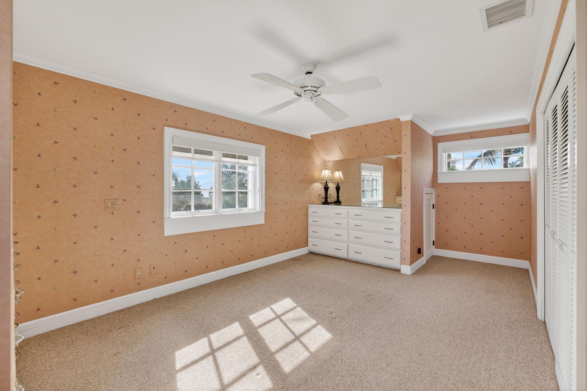 SAILFISH POINT - Residential