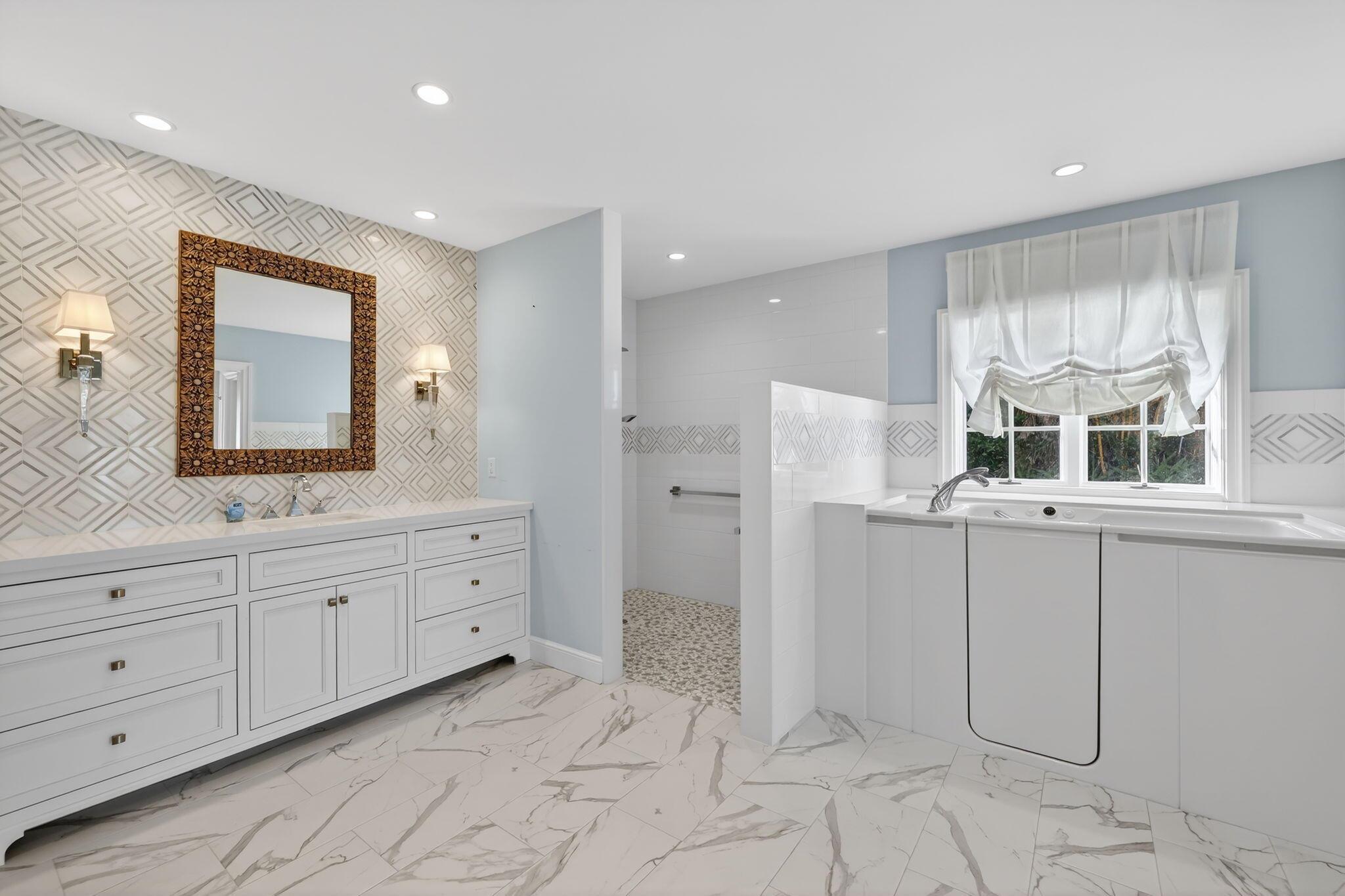 SAILFISH POINT - Residential