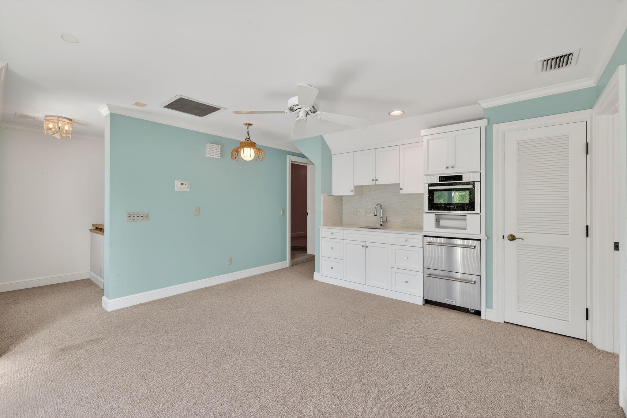 SAILFISH POINT - Residential