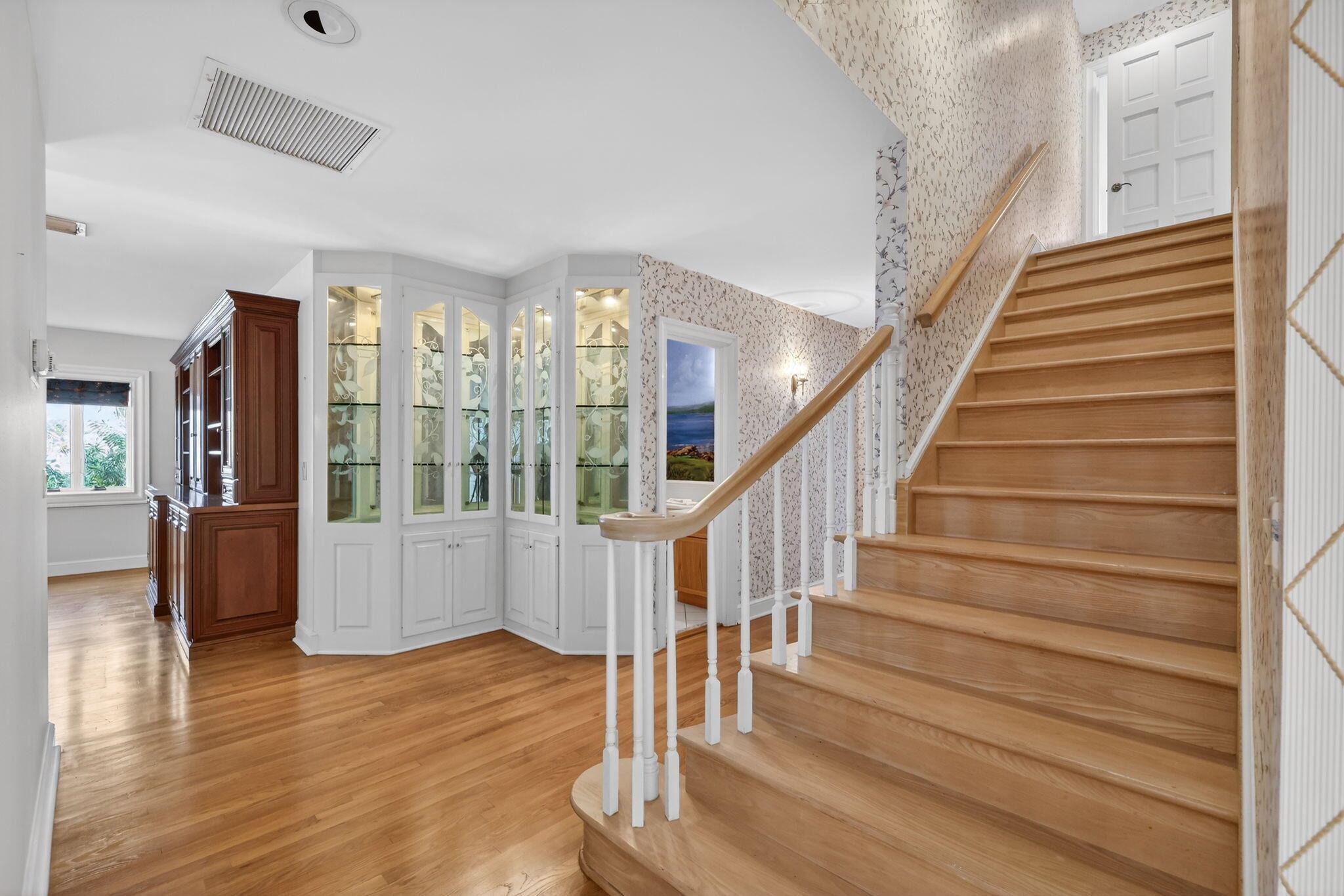 SAILFISH POINT - Residential