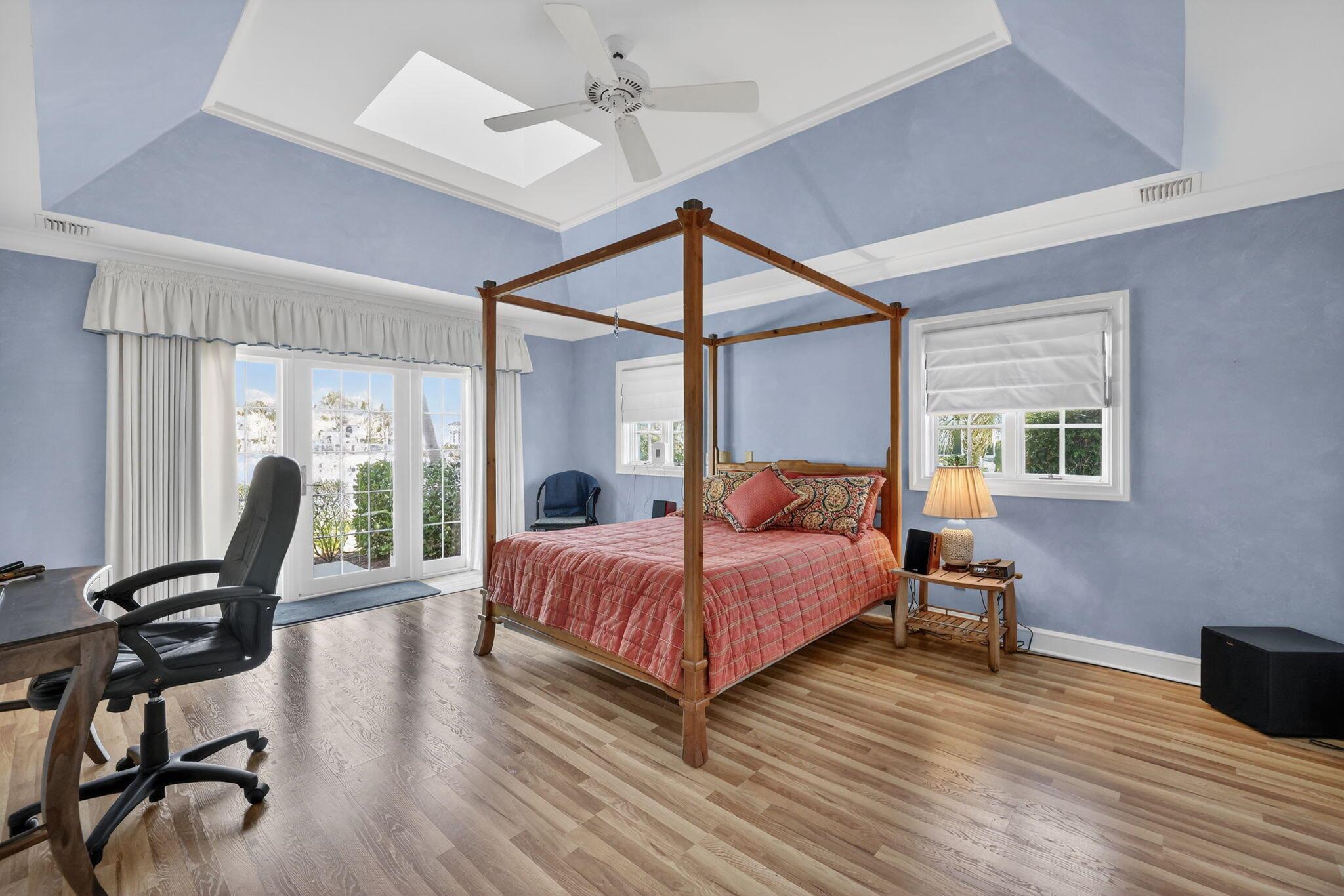 SAILFISH POINT - Residential