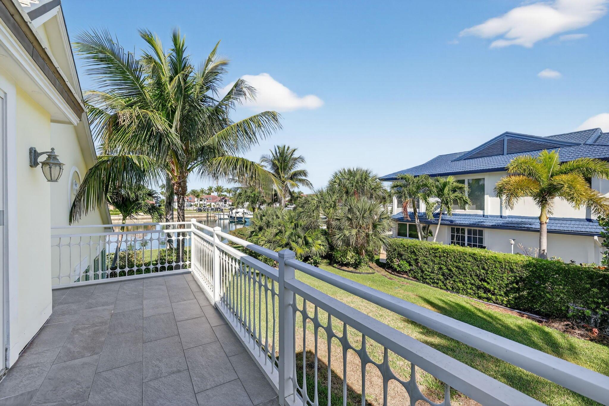 SAILFISH POINT - Residential