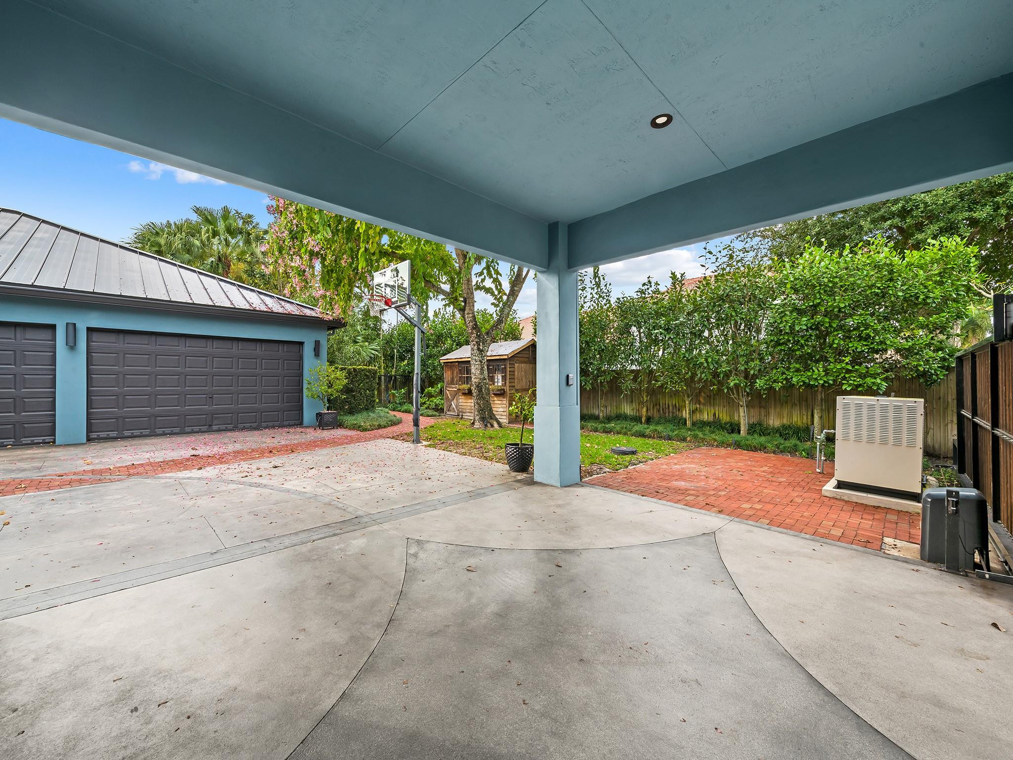 Signature Estates 172-31 - Residential