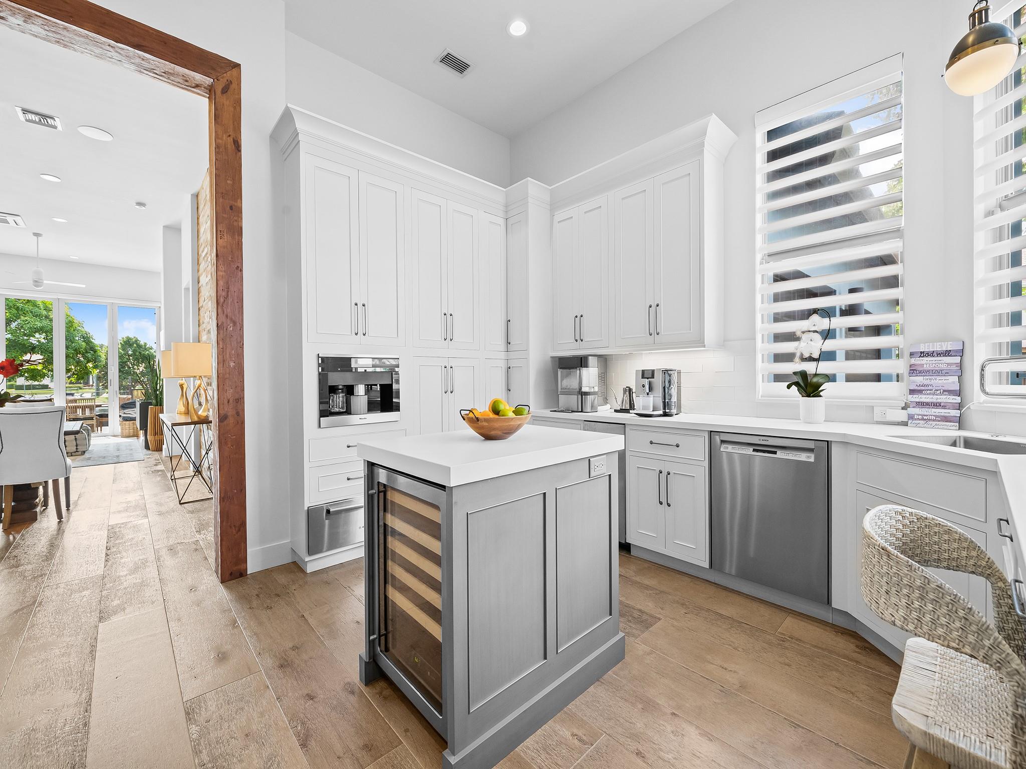 Signature Estates 172-31 - Residential