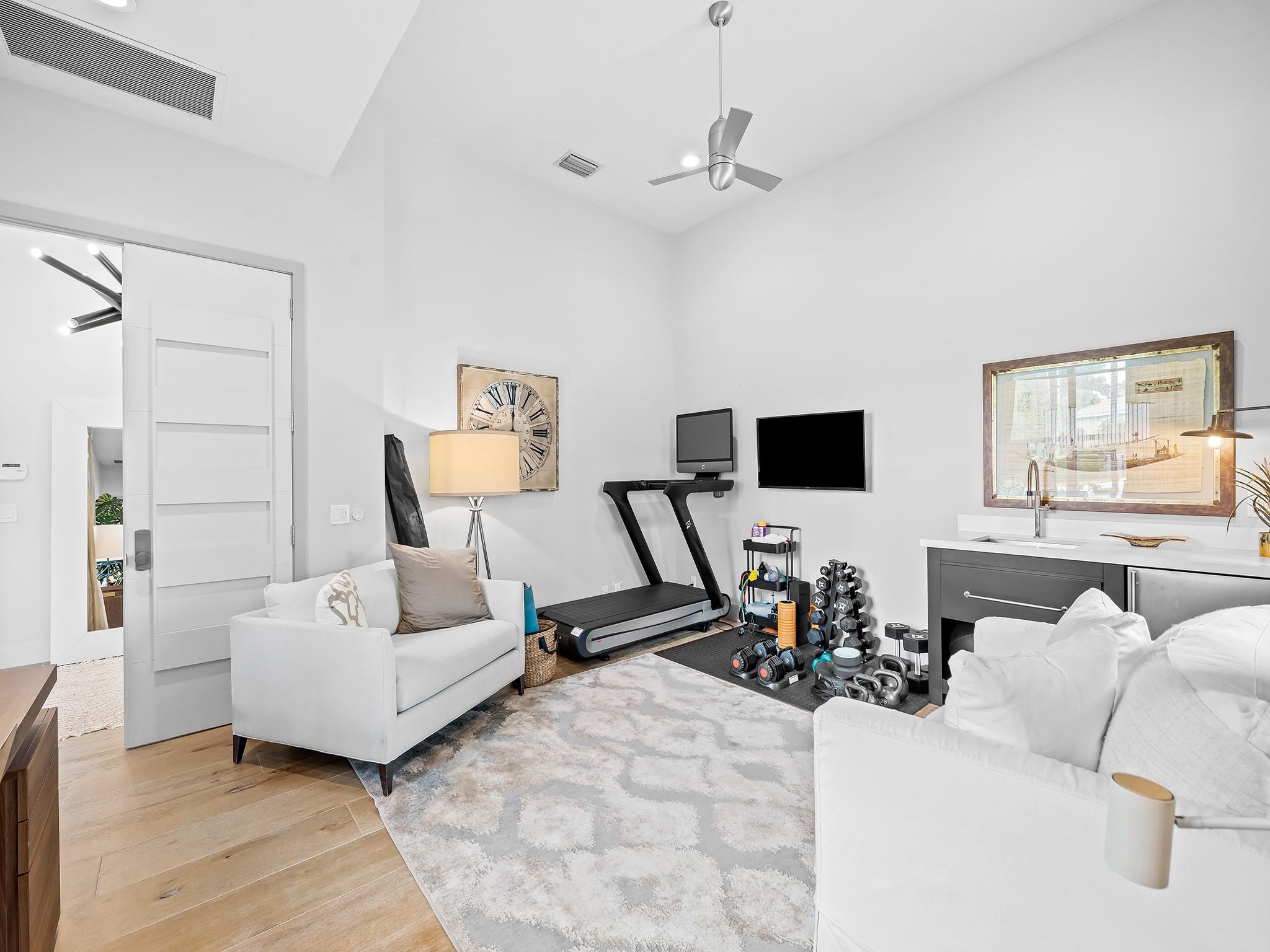 Signature Estates 172-31 - Residential