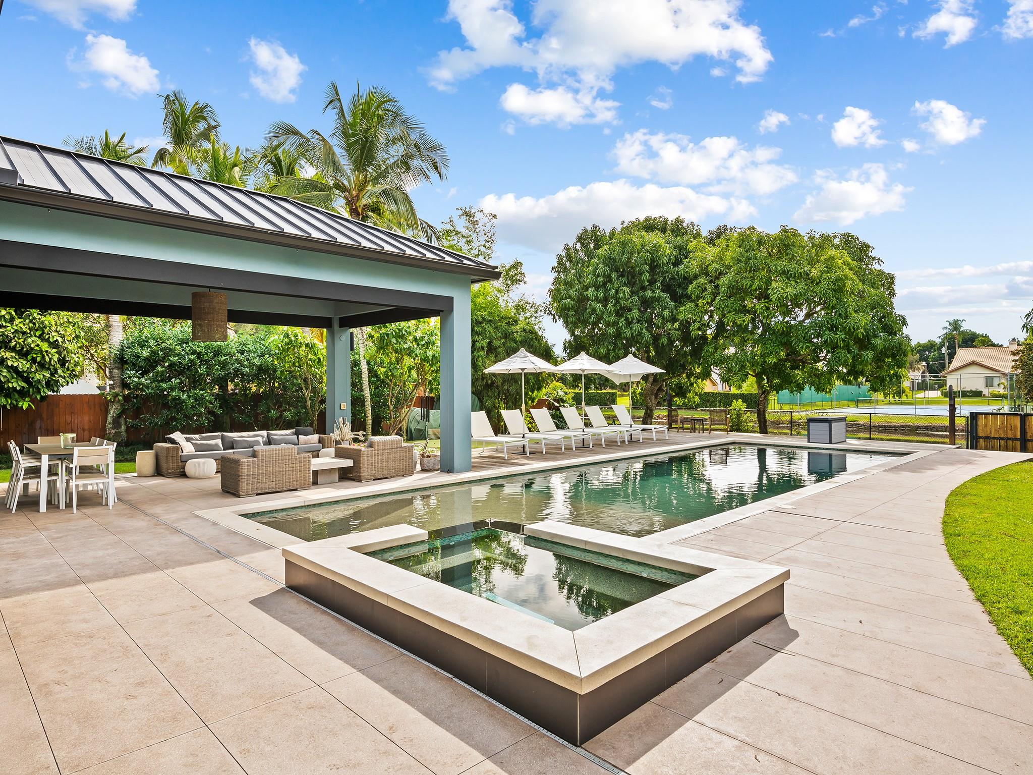 Signature Estates 172-31 - Residential