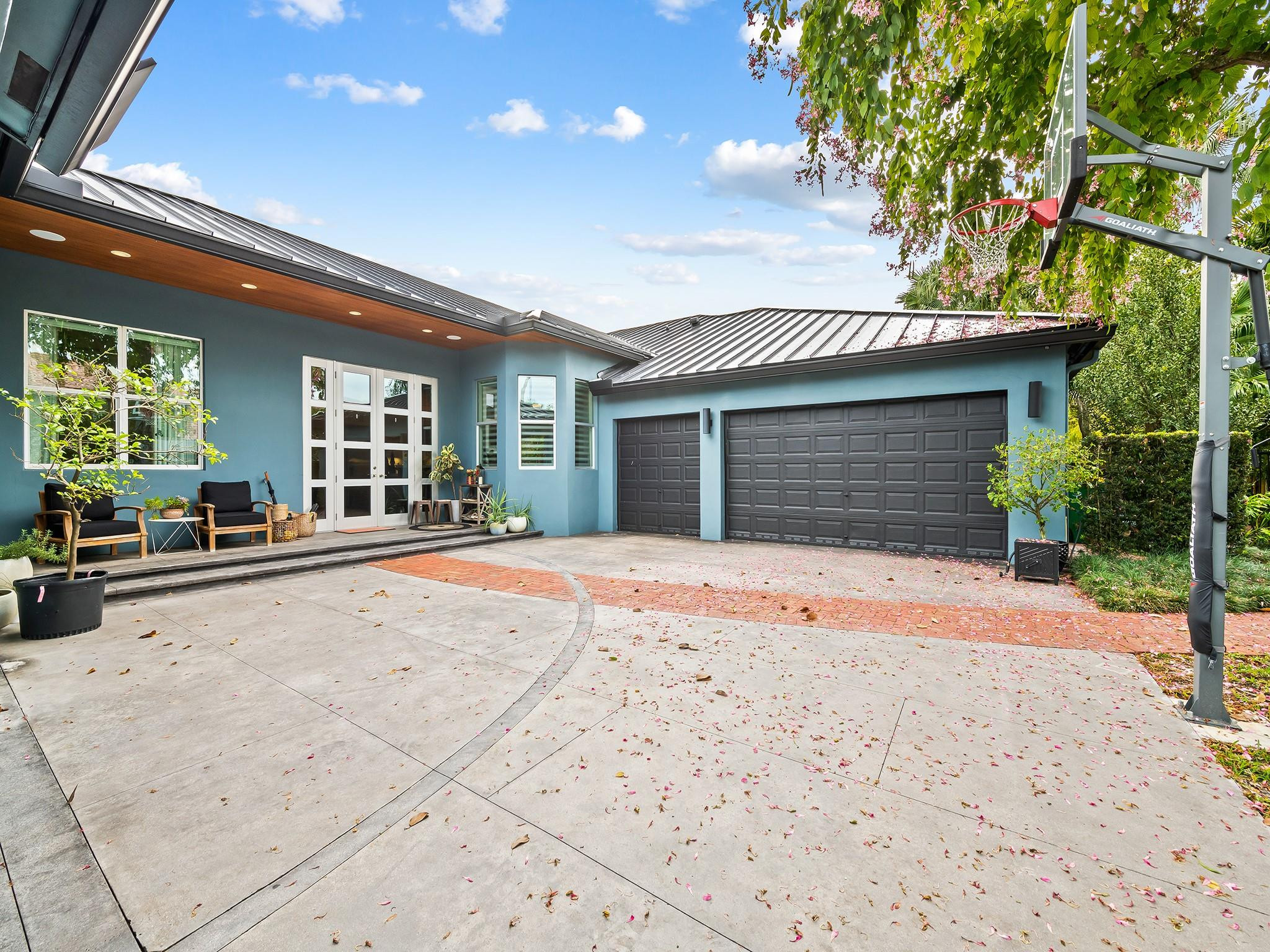 Signature Estates 172-31 - Residential