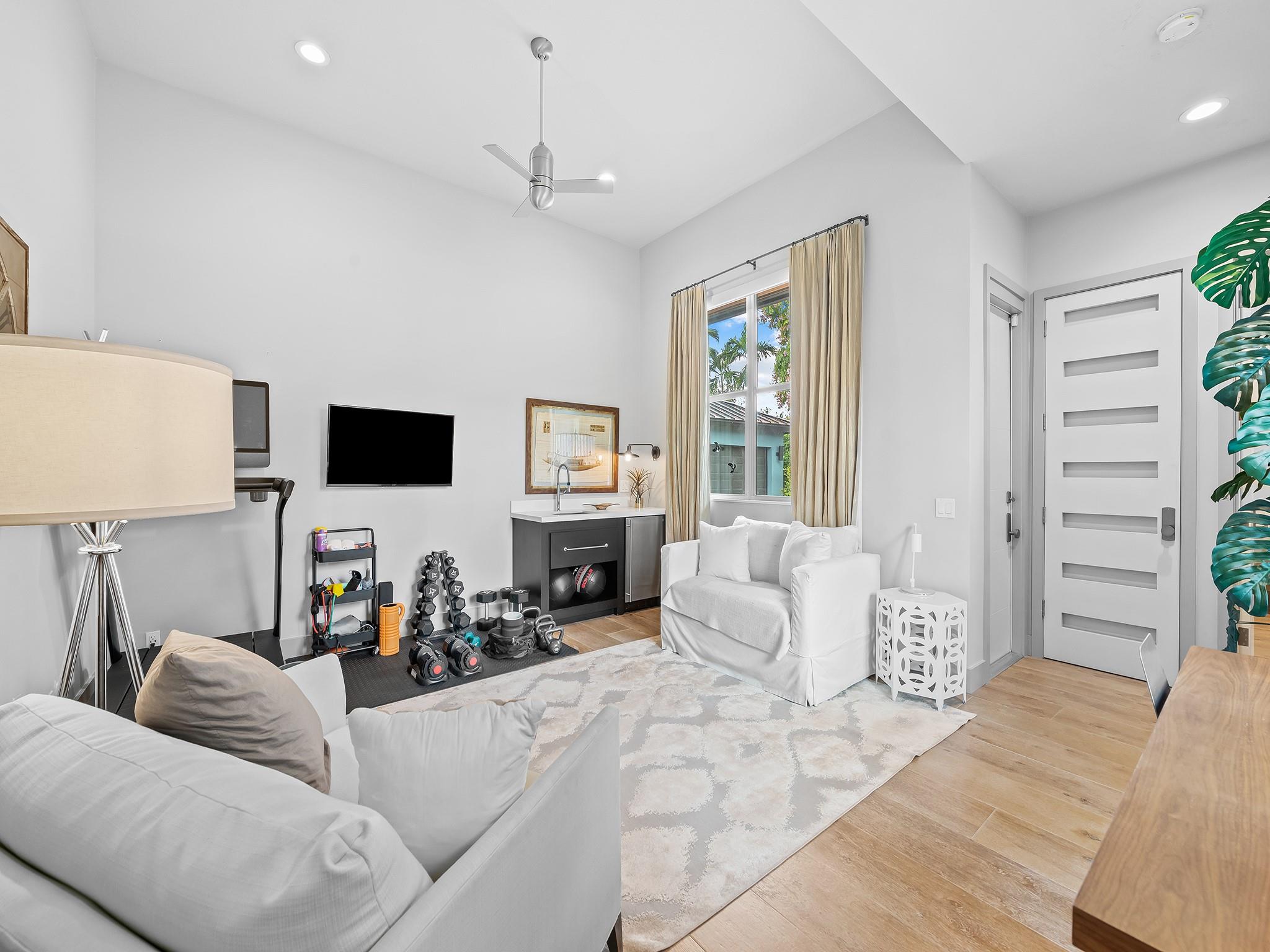 Signature Estates 172-31 - Residential