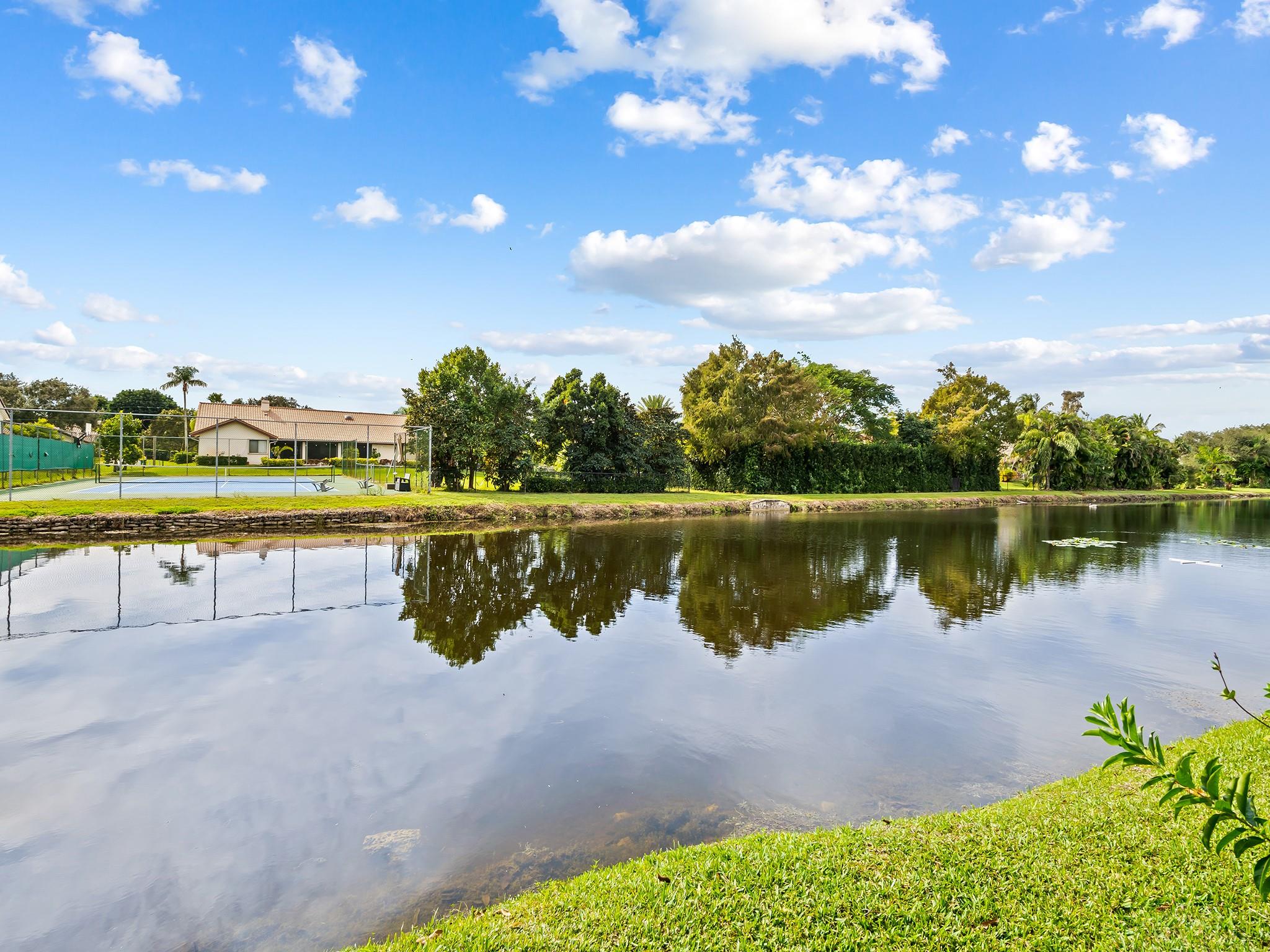 Signature Estates 172-31 - Residential