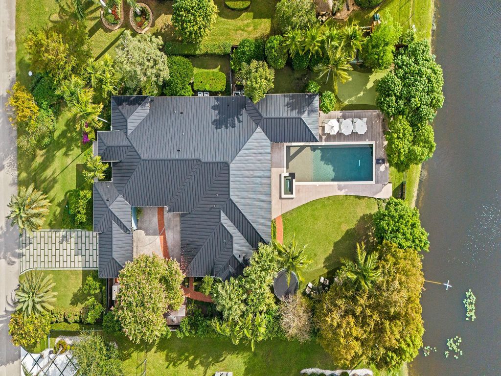 Photo of 11350 NW 6th St, Plantation, FL 33325 (MLS # F10541075)