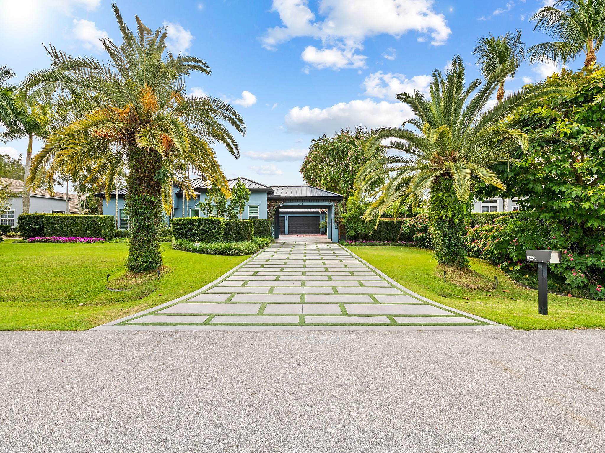 Signature Estates 172-31 - Residential