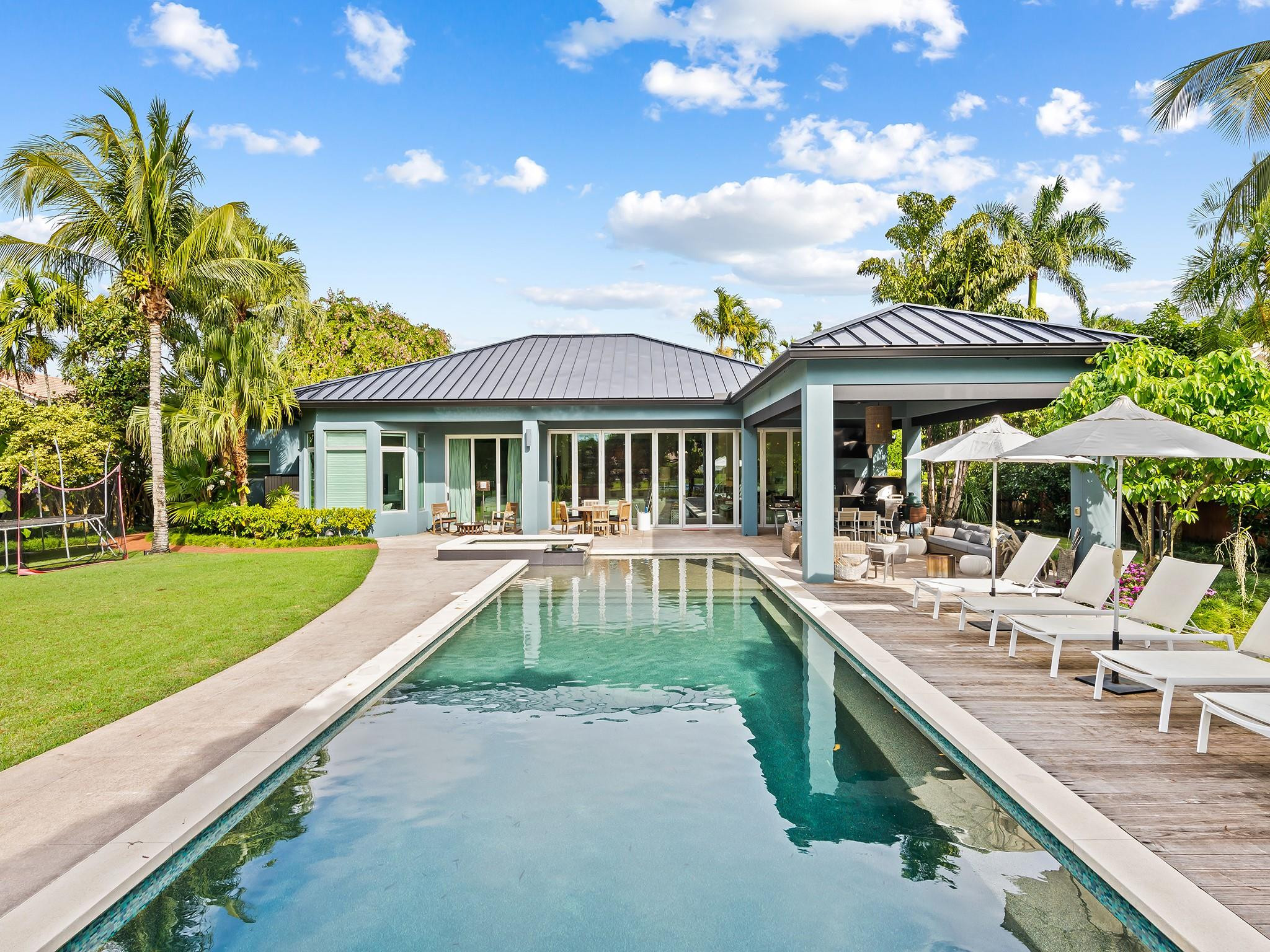 Signature Estates 172-31 - Residential